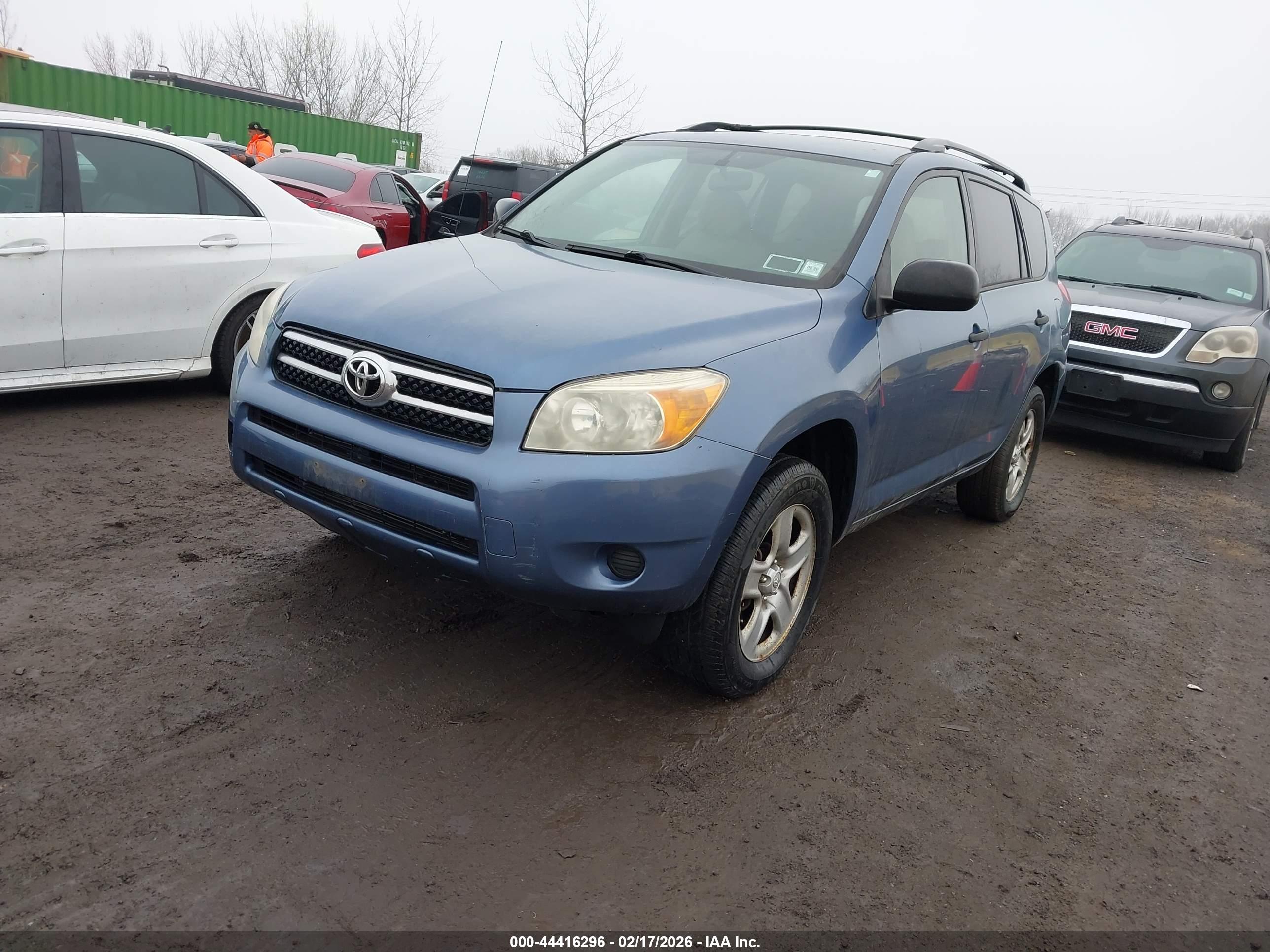 TOYOTA RAV4 image 2