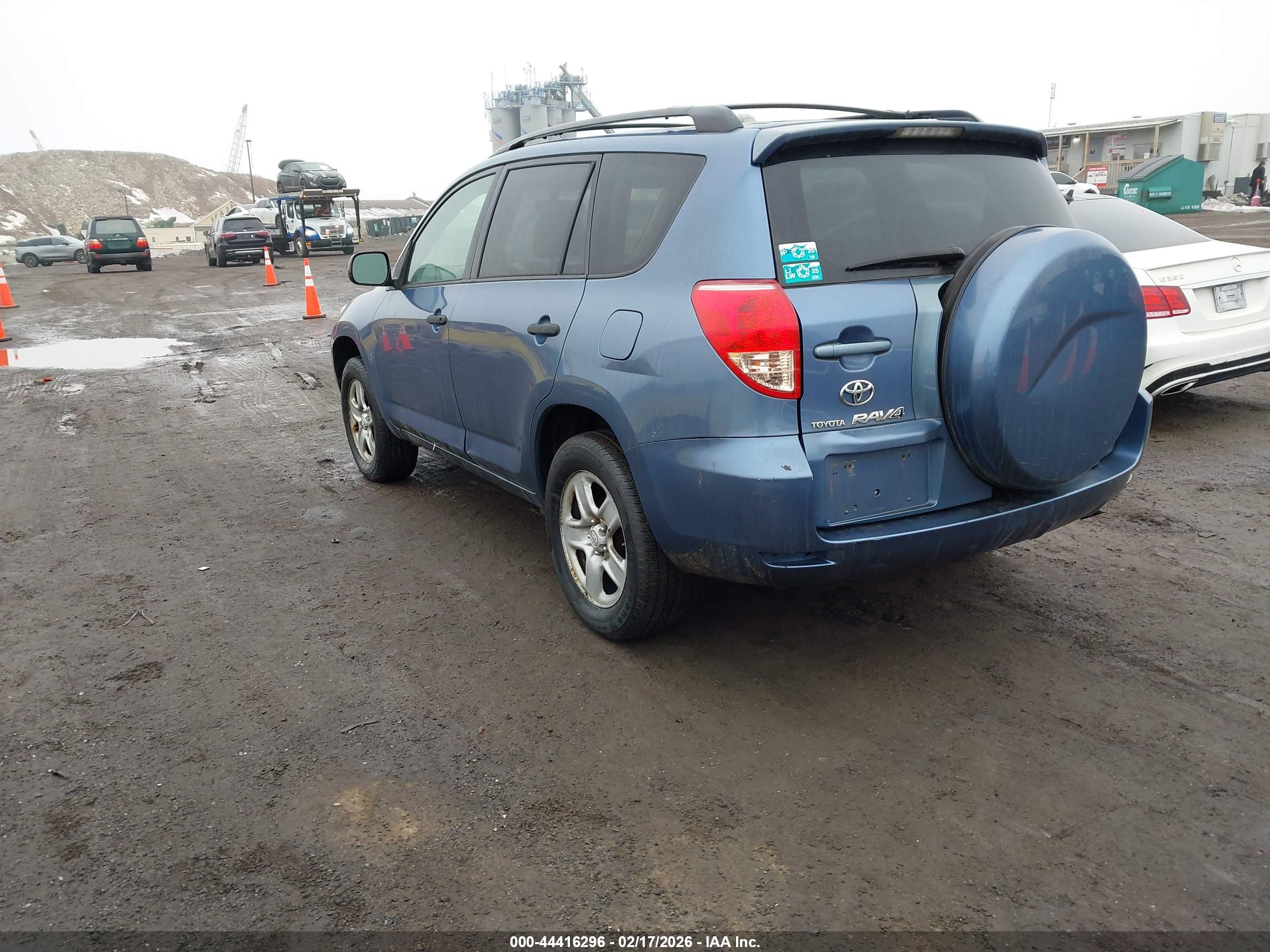 TOYOTA RAV4 image 3