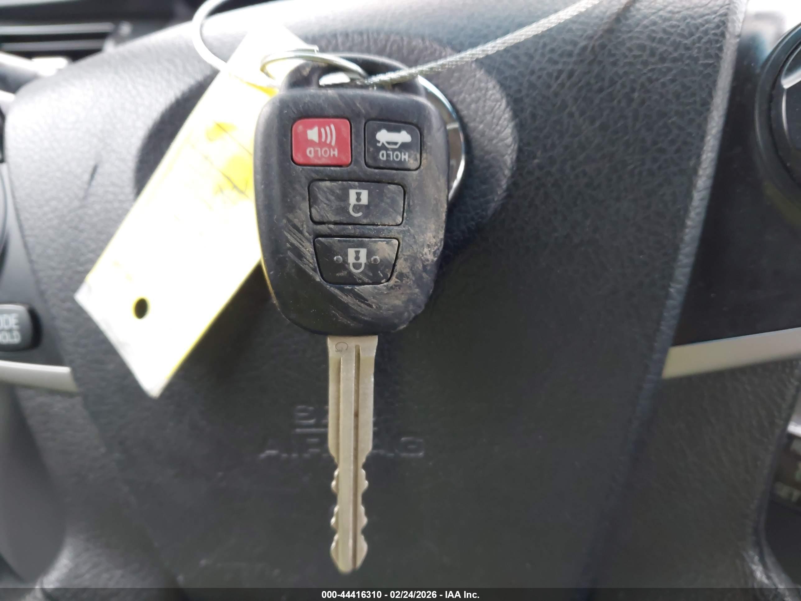TOYOTA CAMRY image 11