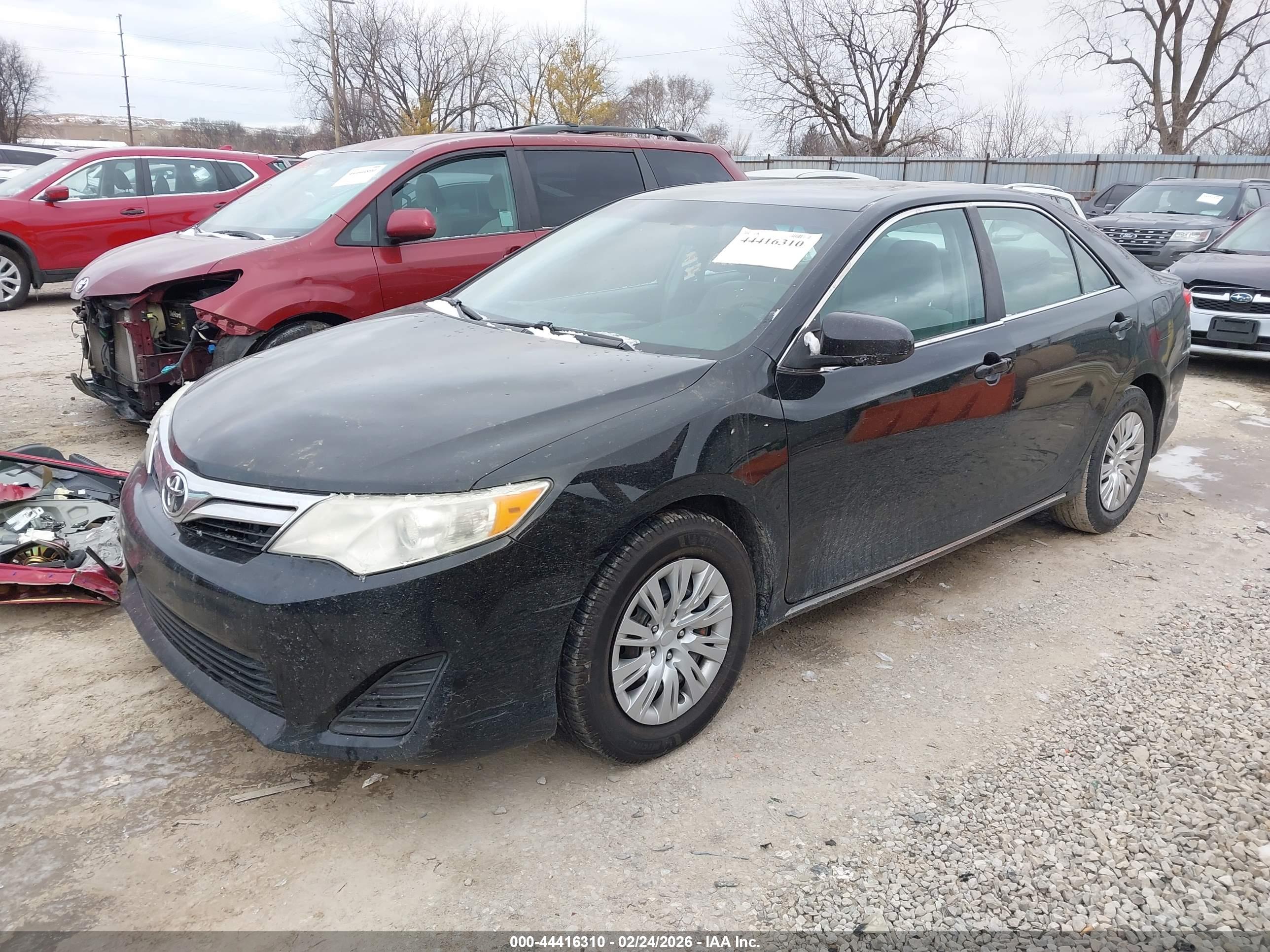 TOYOTA CAMRY image 2