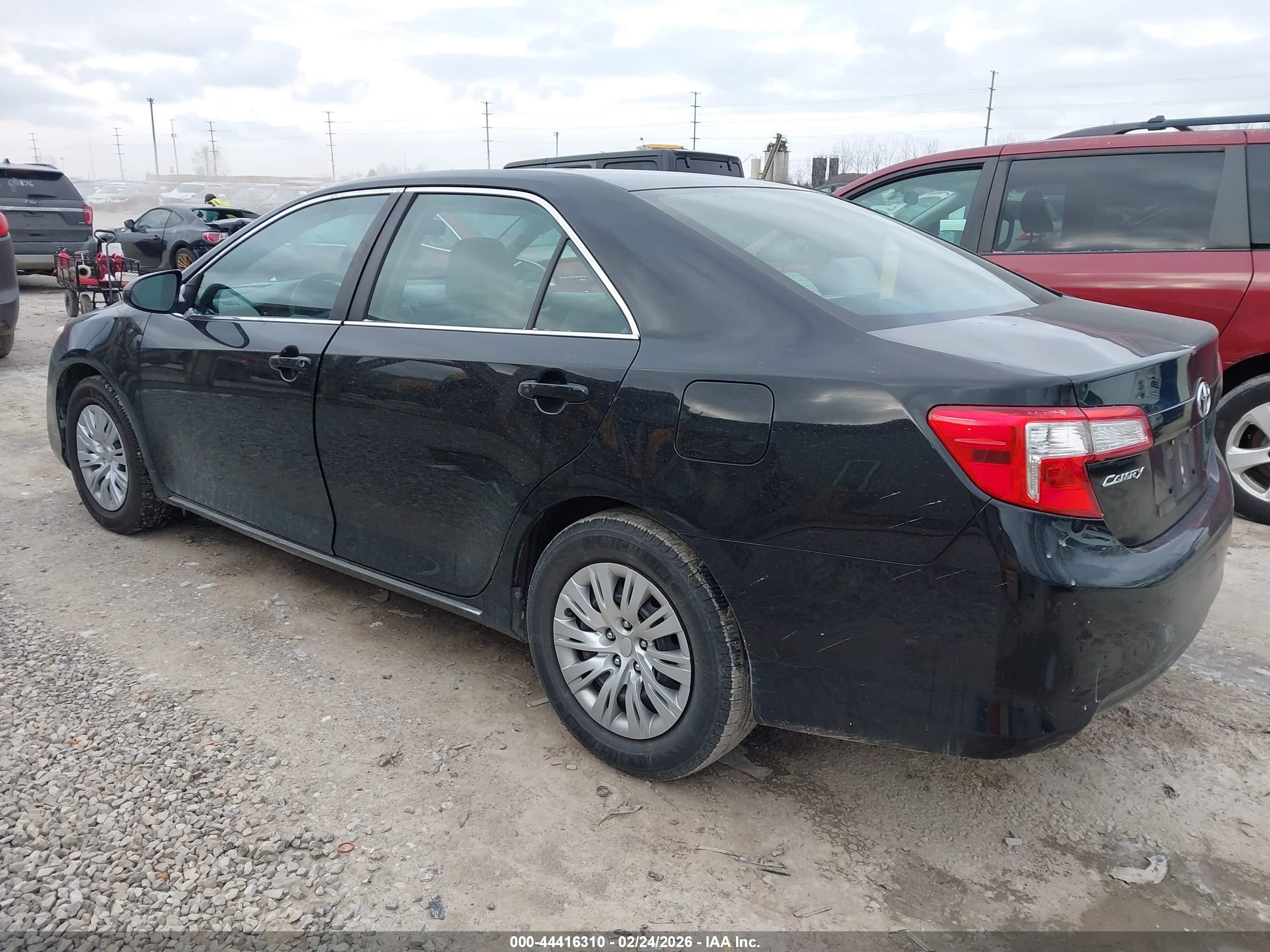 TOYOTA CAMRY image 3