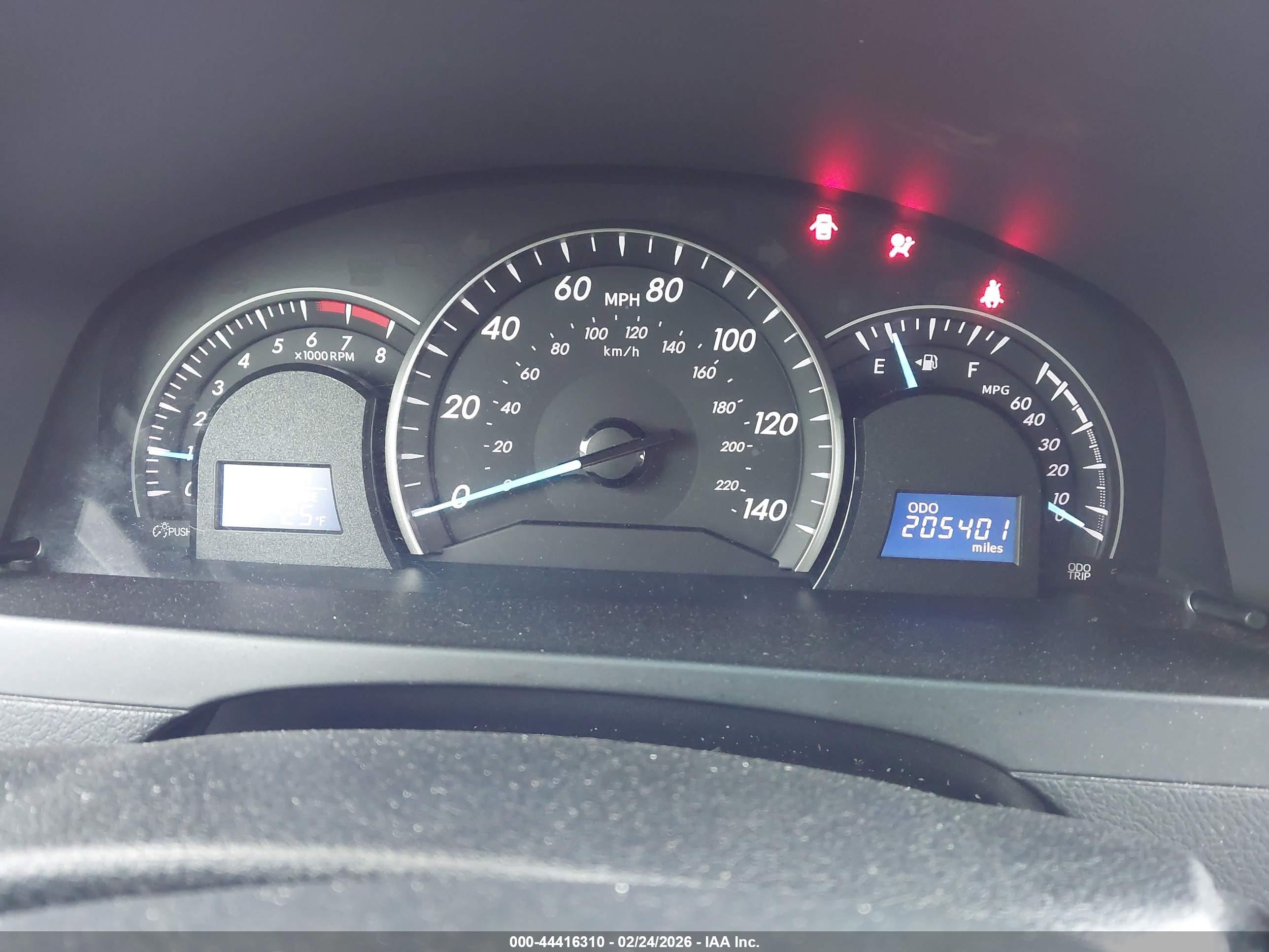 TOYOTA CAMRY image 7