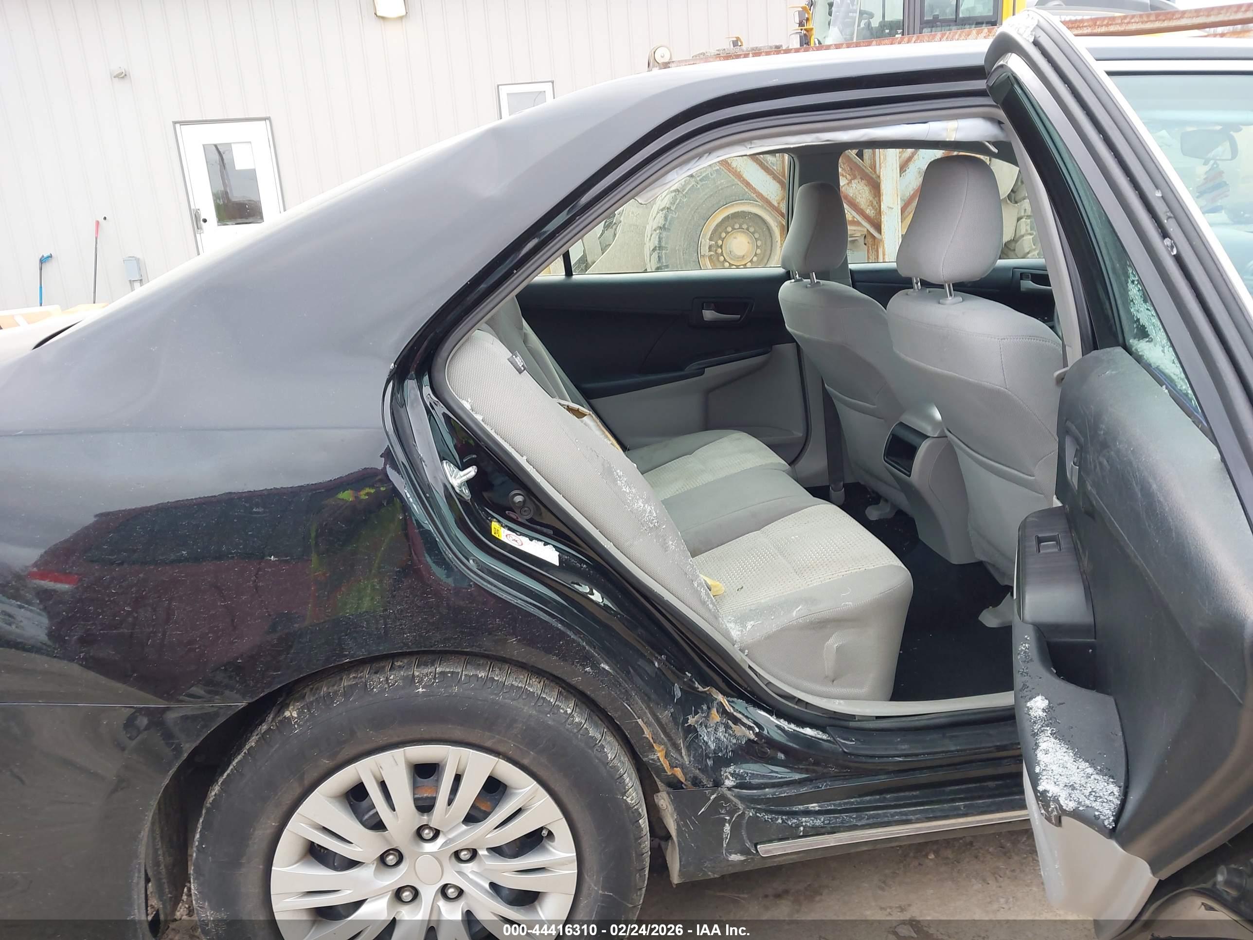 TOYOTA CAMRY image 8
