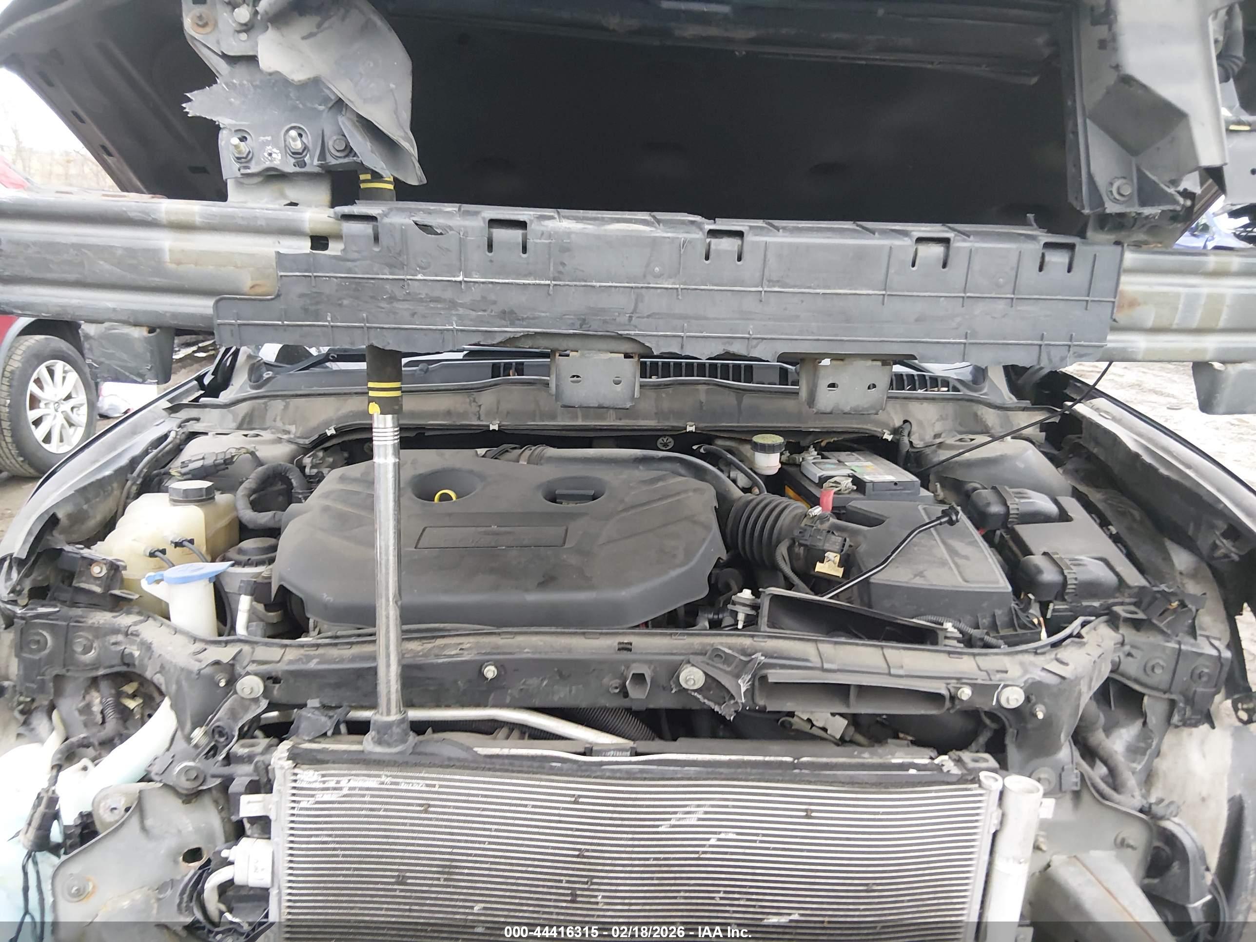 FORD FUSION image 10