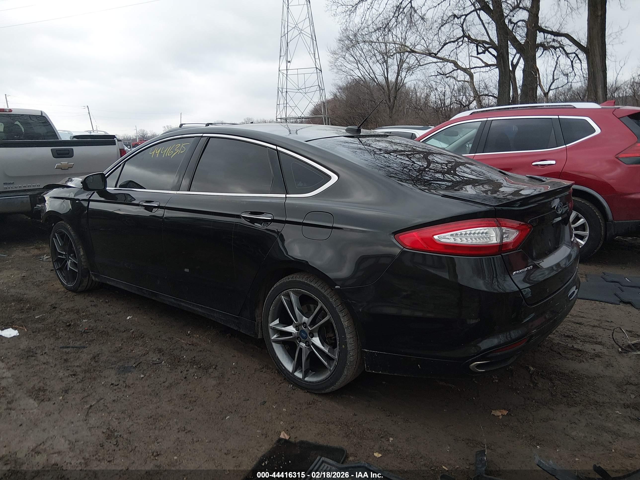 FORD FUSION image 3