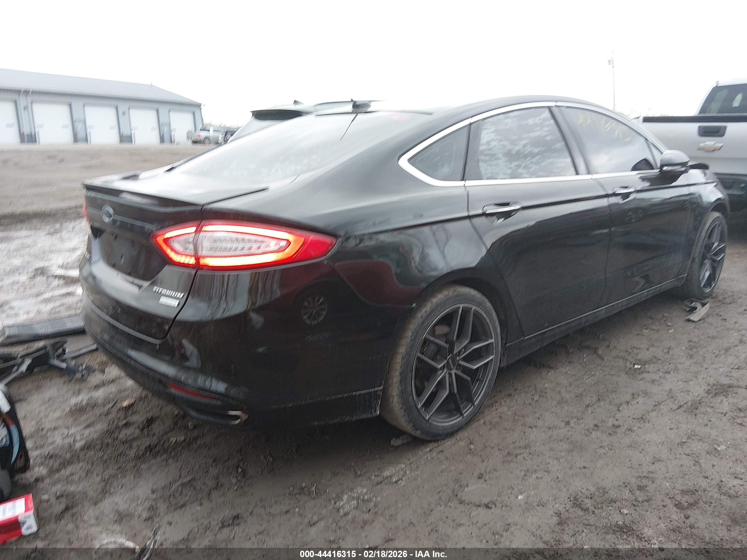 FORD FUSION image 4