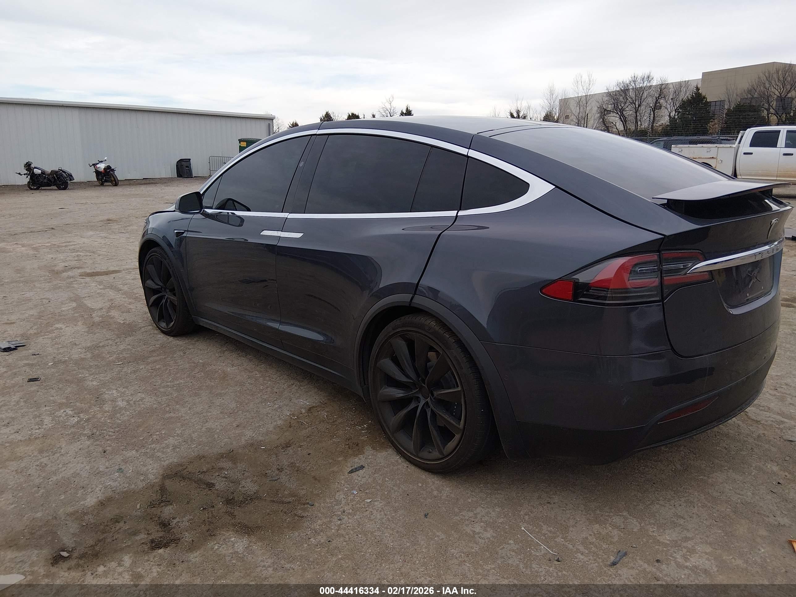 TESLA MODEL image 3