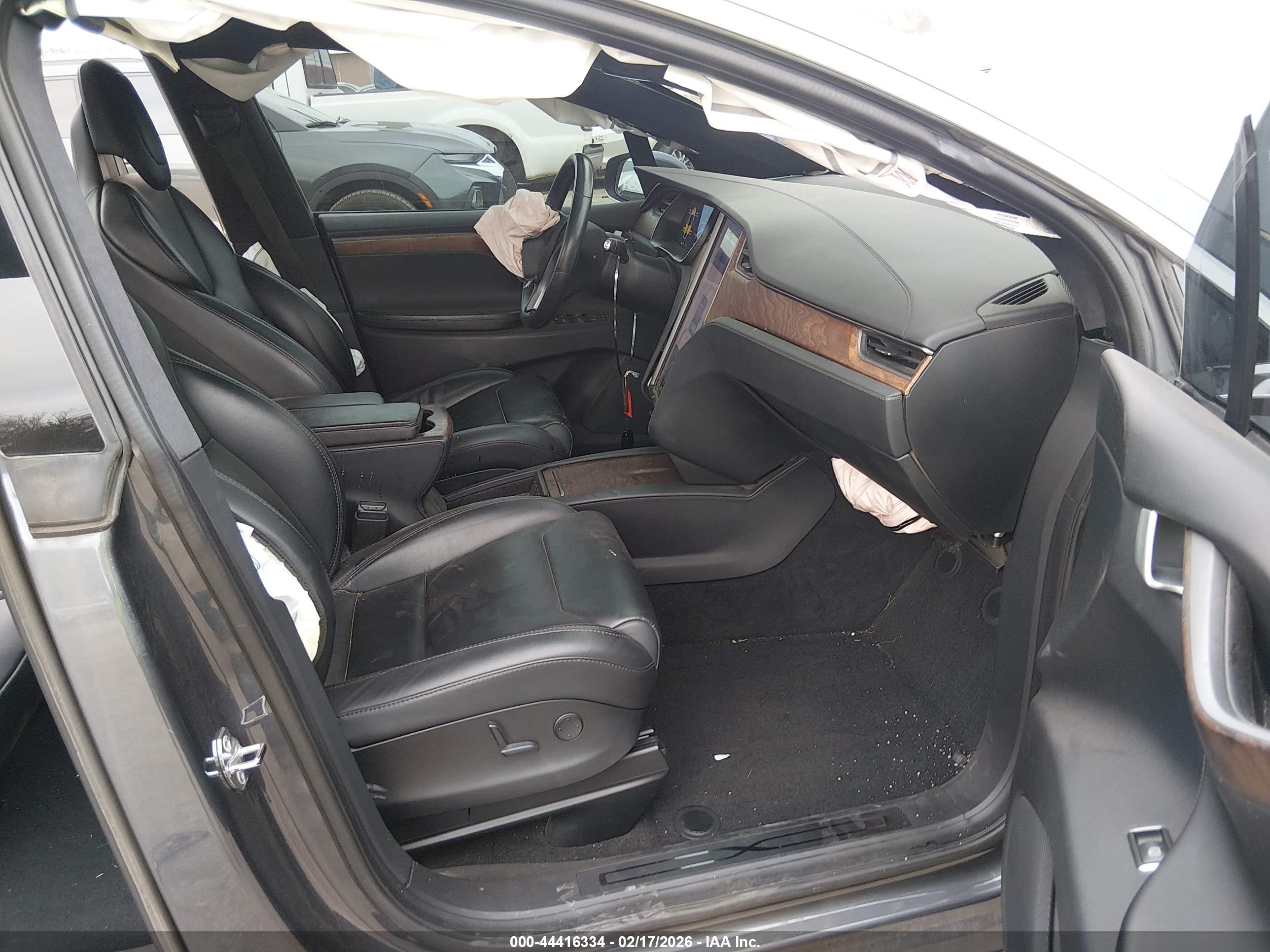 TESLA MODEL image 5