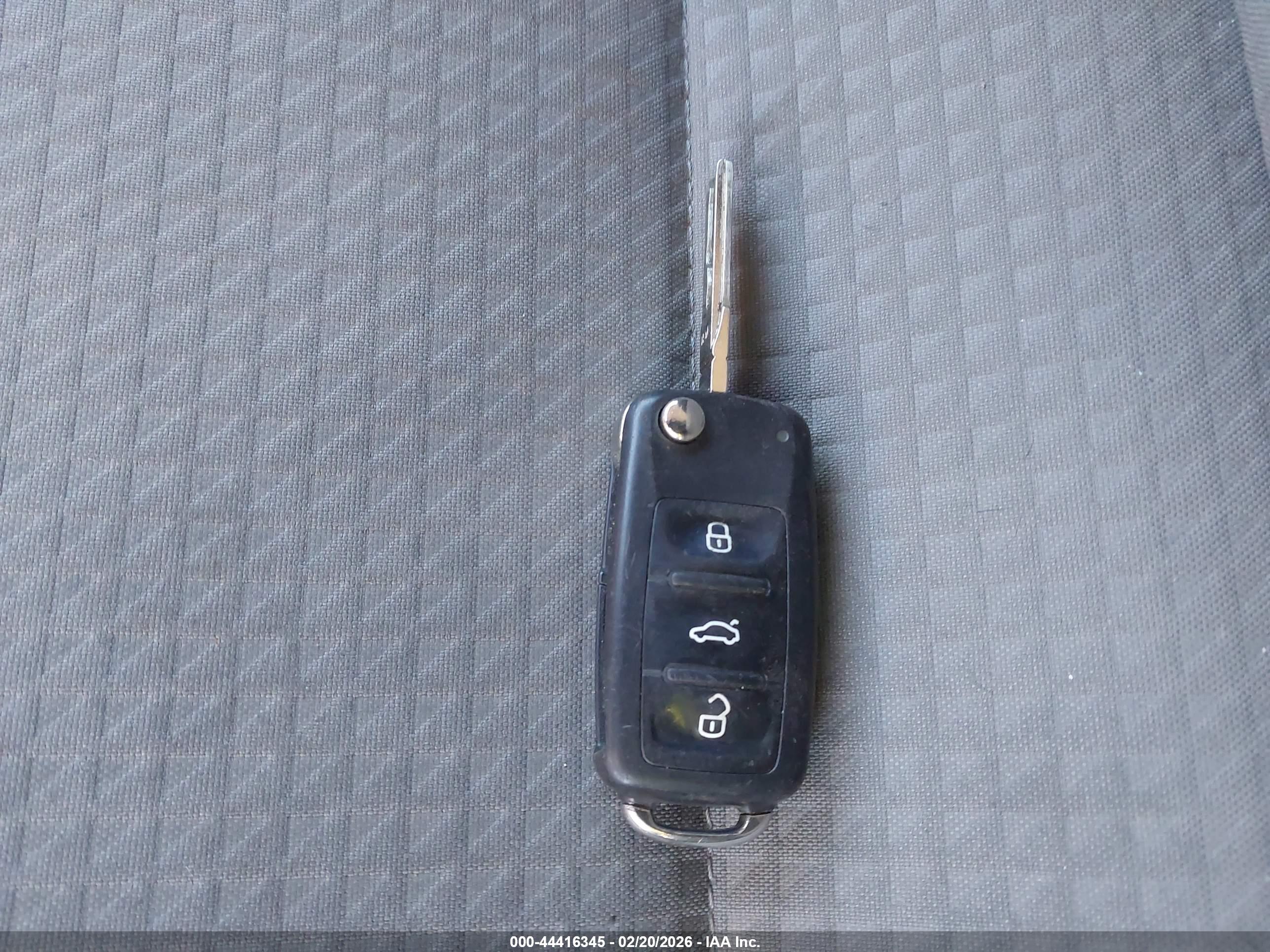 VOLKSWAGEN JETTA image 11
