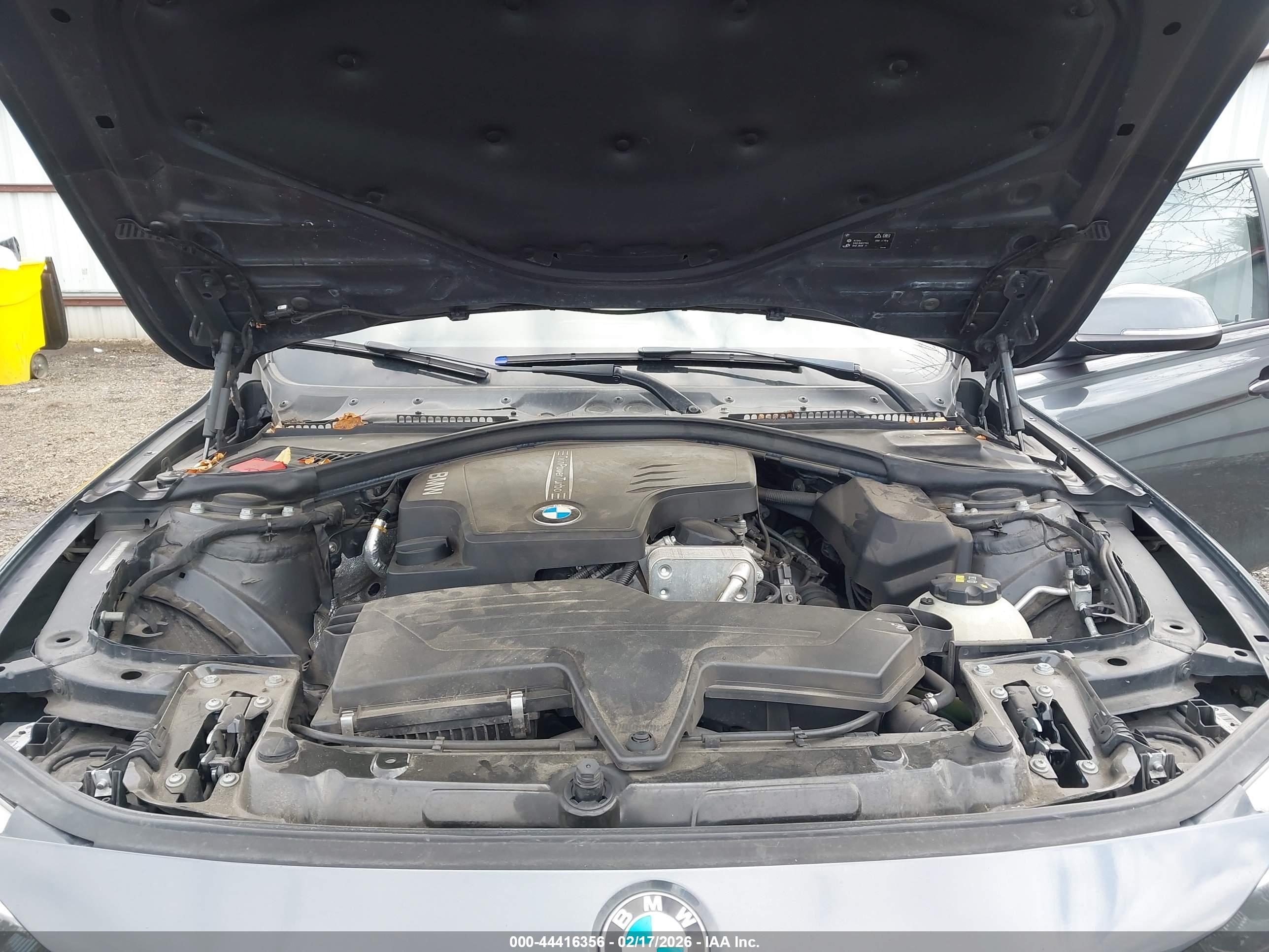 BMW 320I image 10