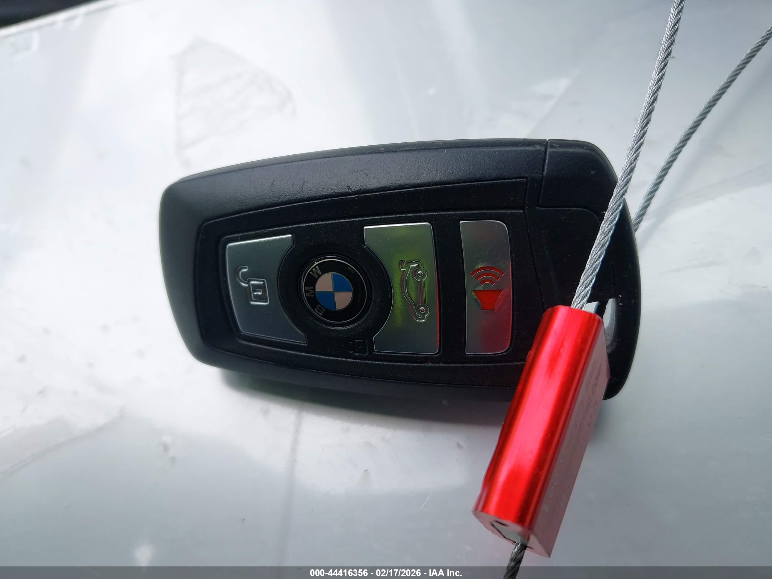 BMW 320I image 11