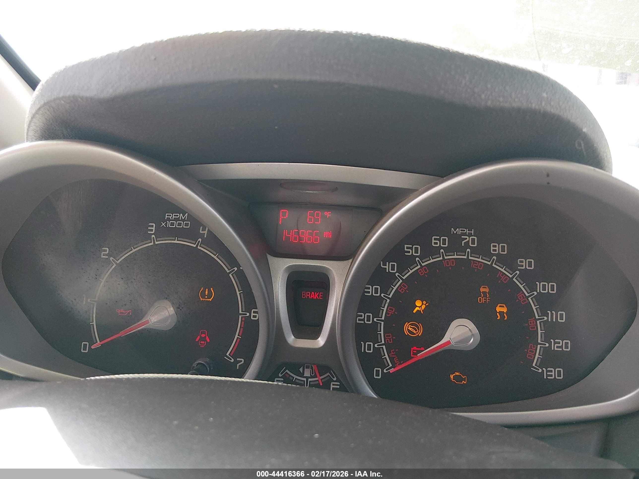 FORD FIESTA image 7