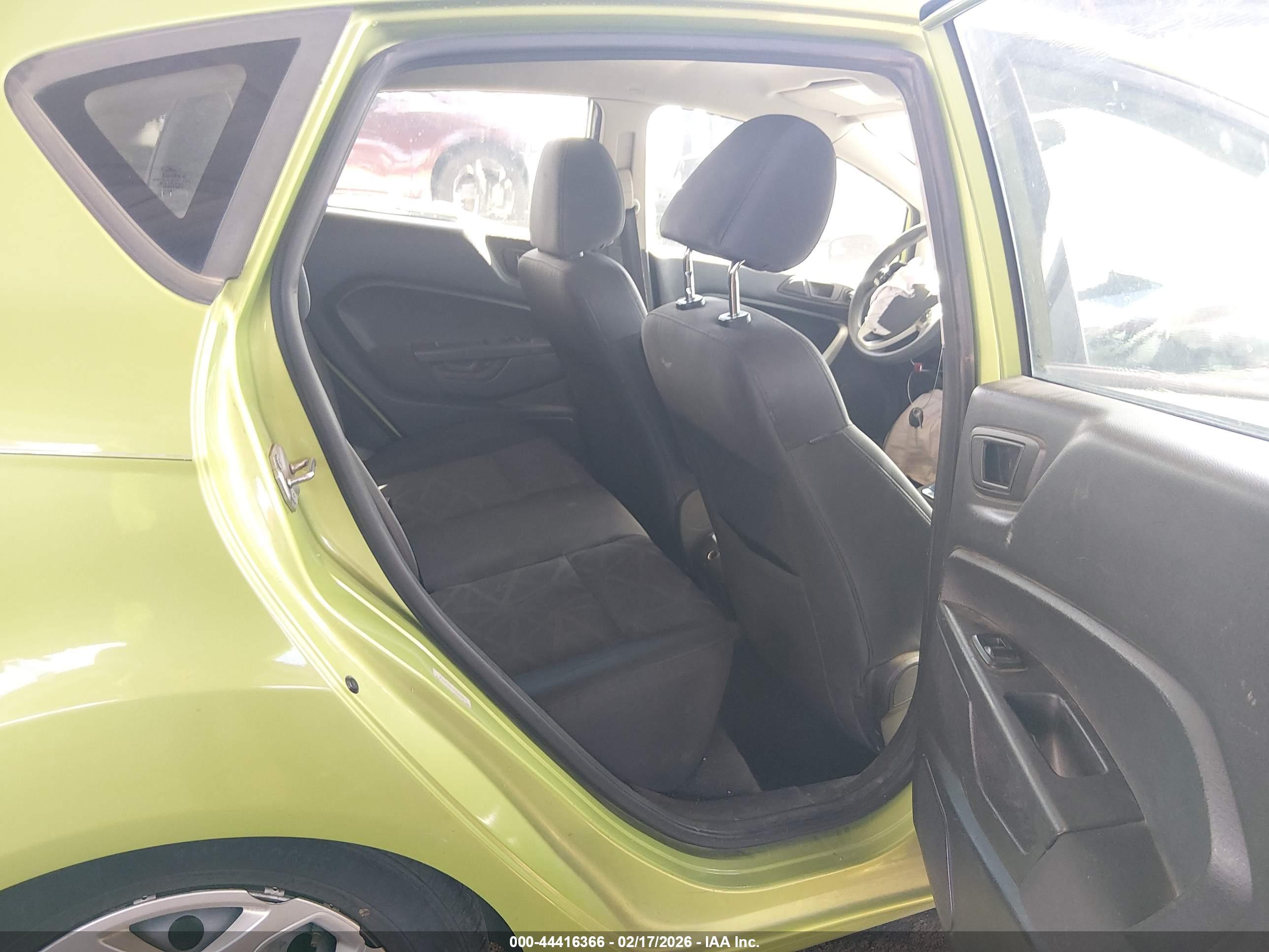 FORD FIESTA image 8