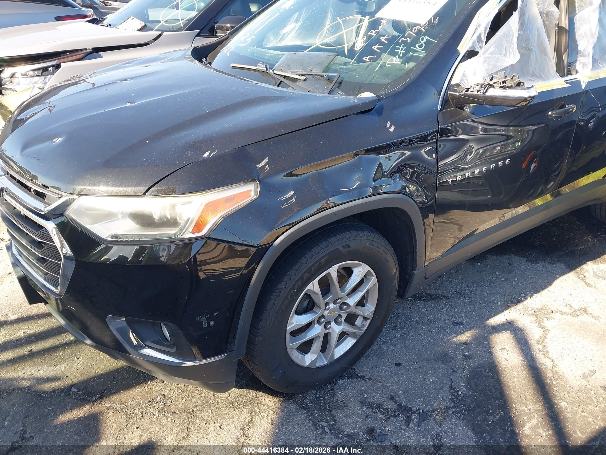 CHEVROLET TRAVERSE image 2
