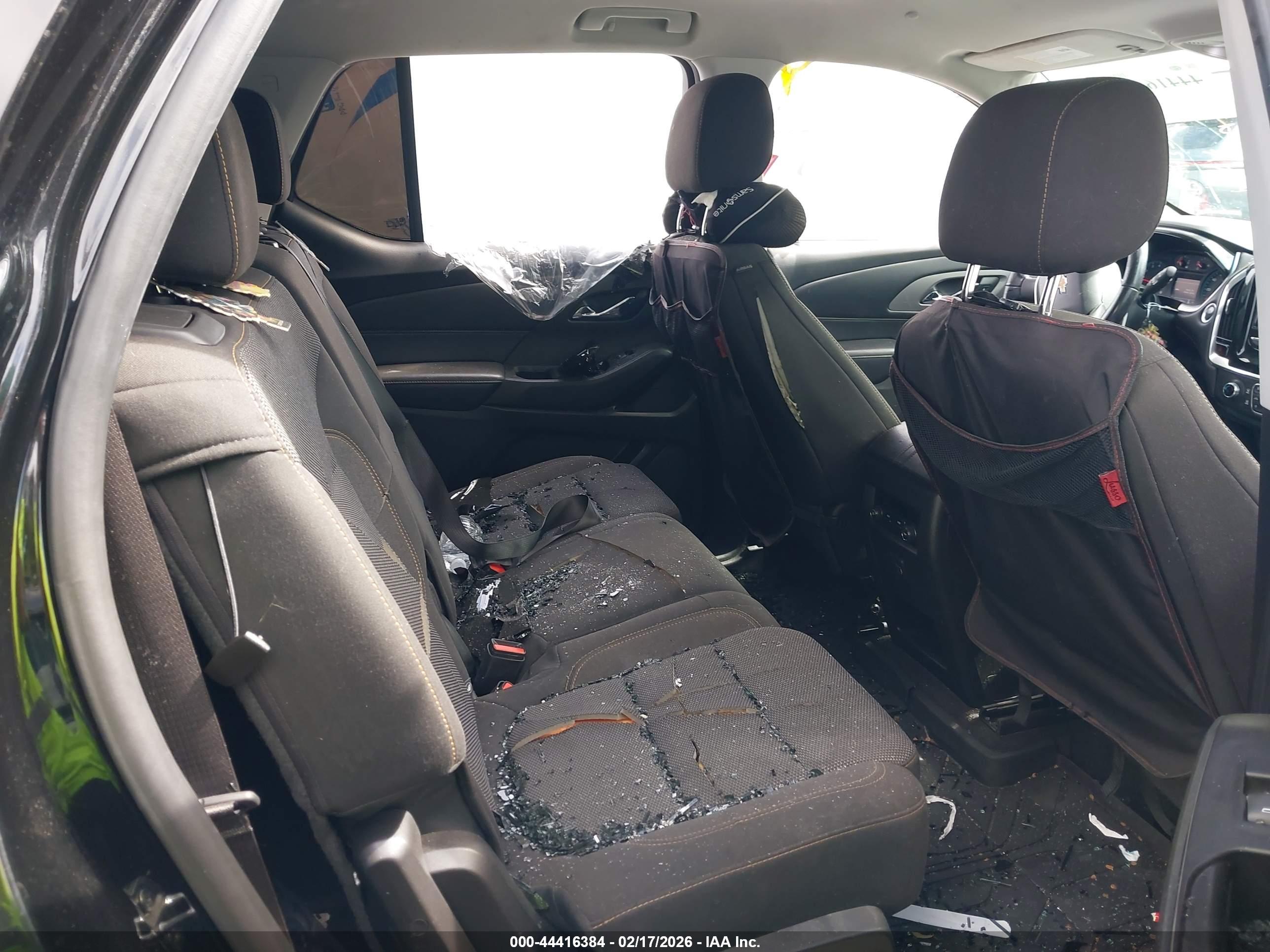 CHEVROLET TRAVERSE image 8
