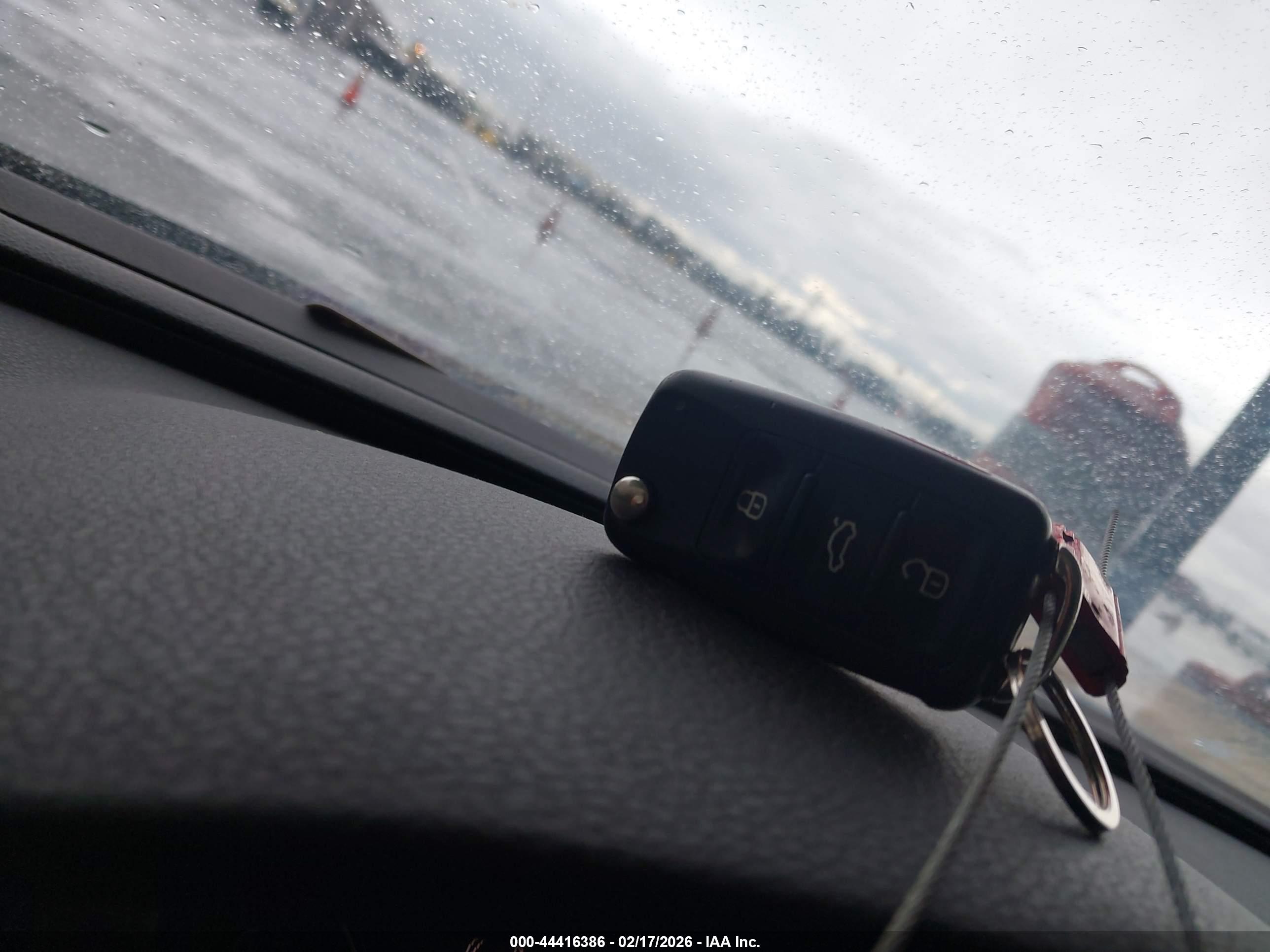VOLKSWAGEN PASSAT image 11