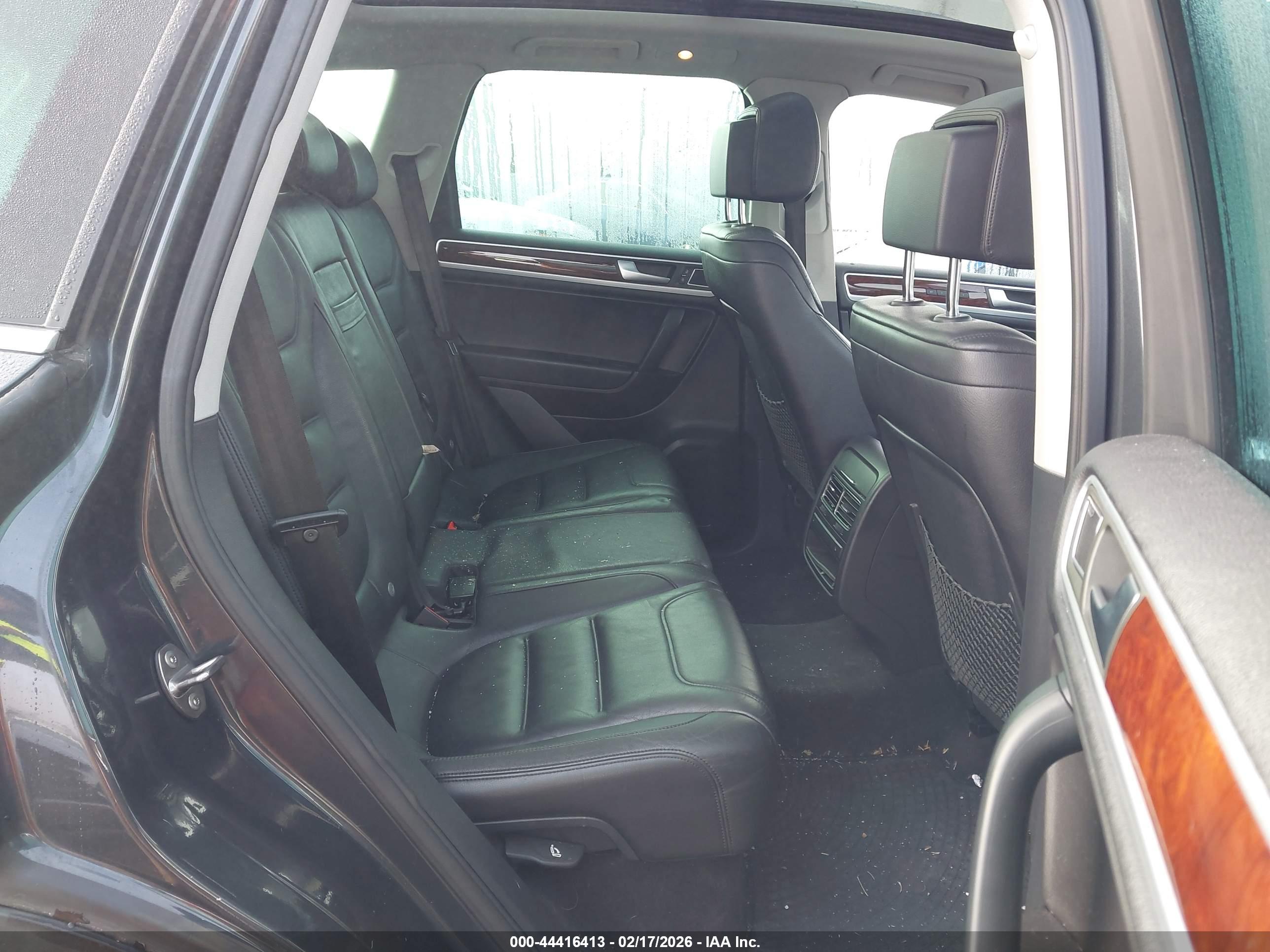 VOLKSWAGEN TOUAREG image 8