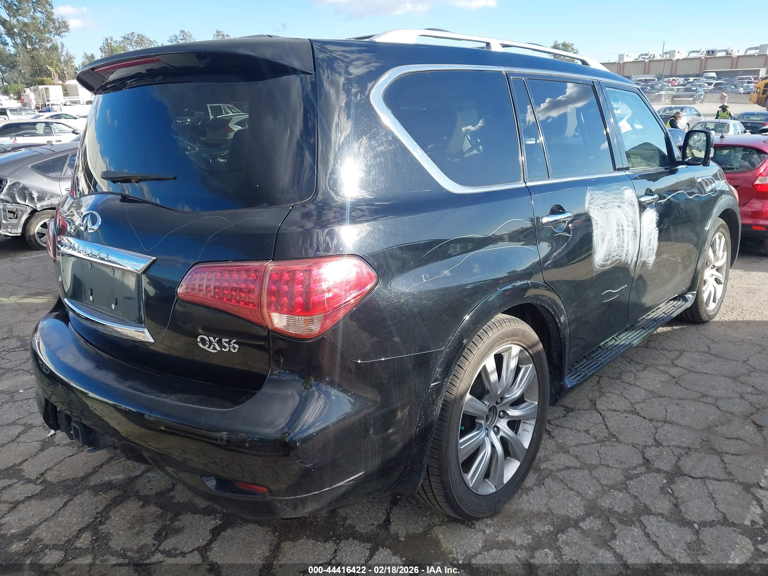 INFINITI QX56 image 4