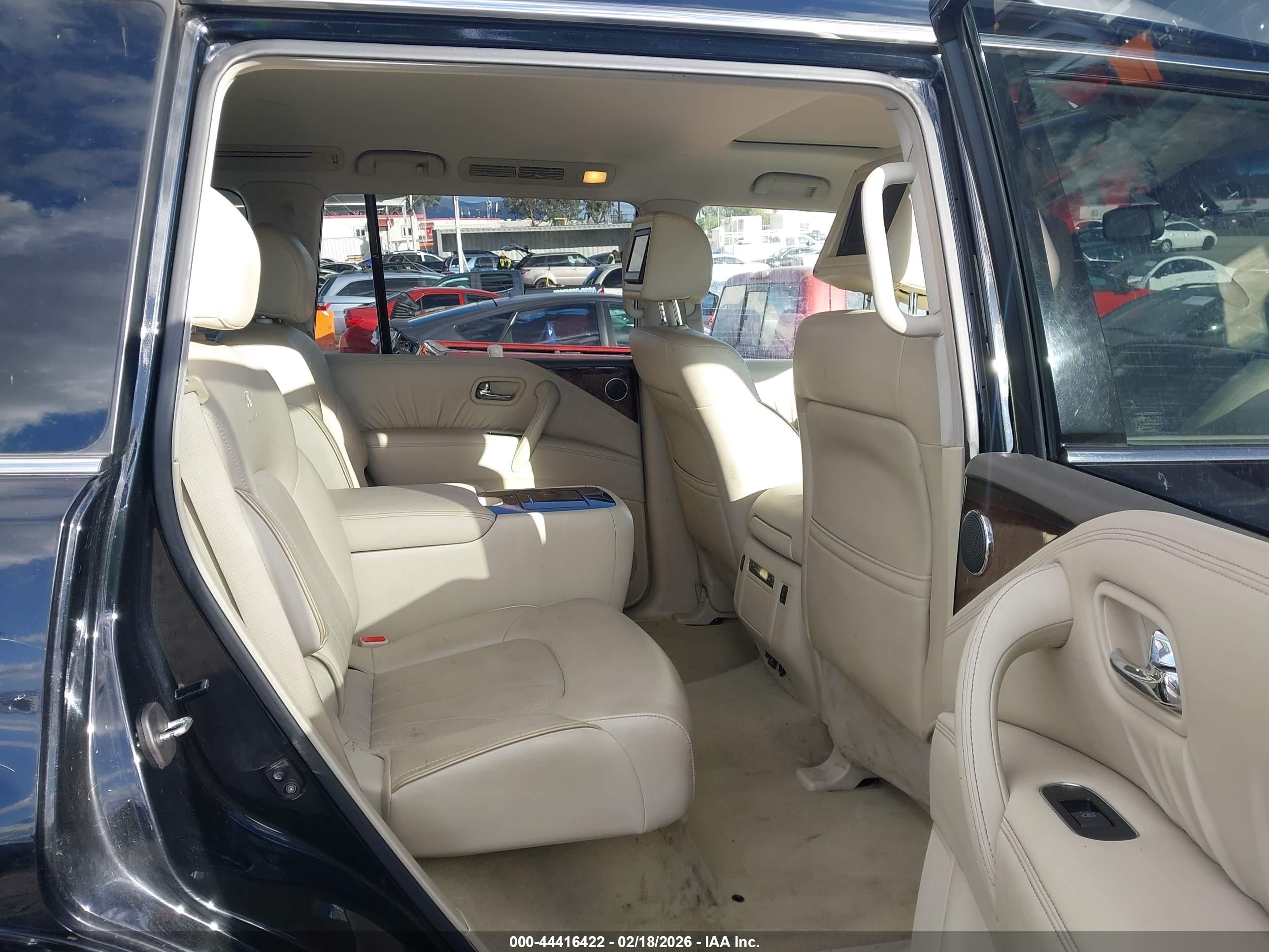 INFINITI QX56 image 8