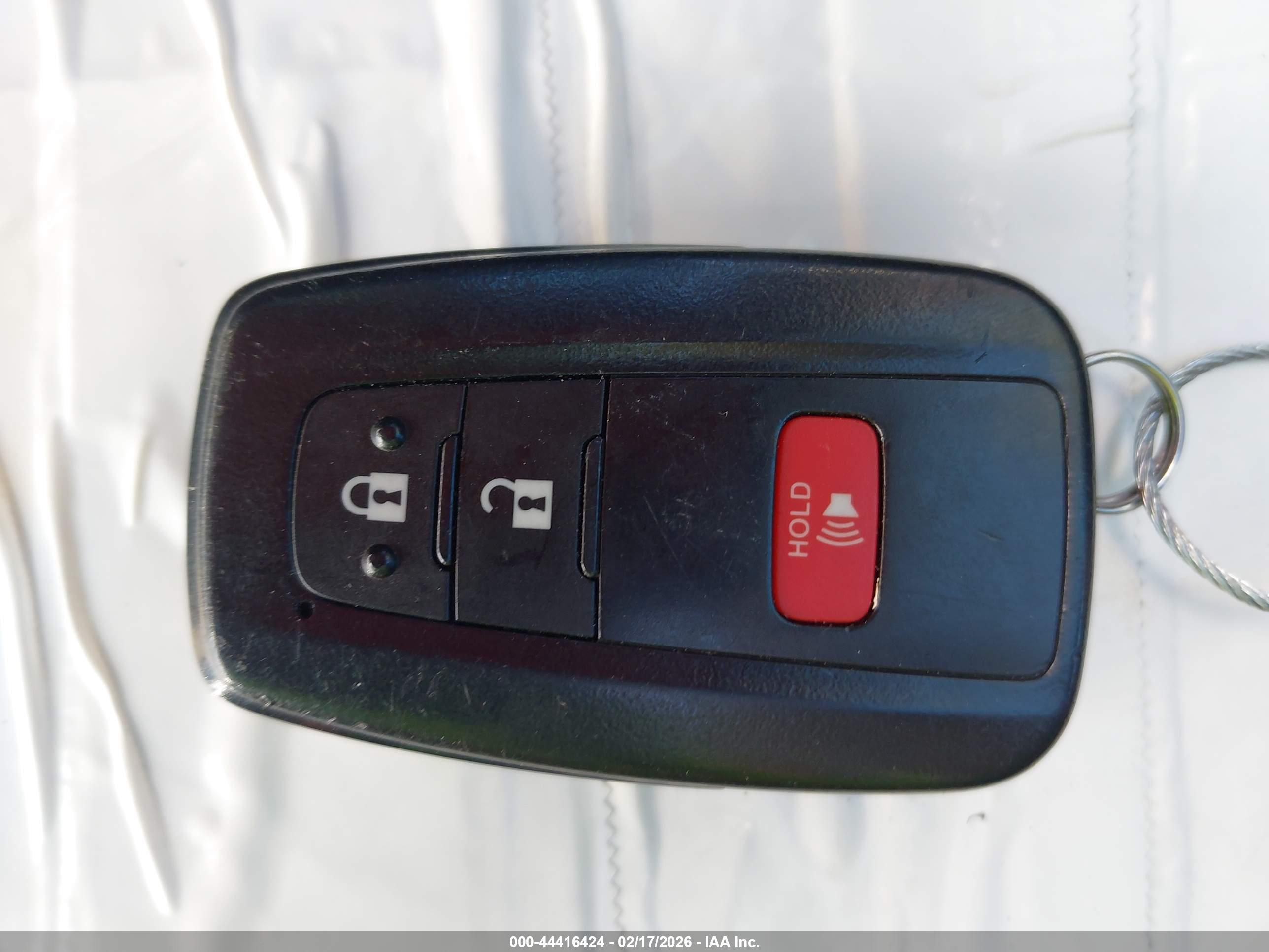 TOYOTA RAV4 image 11
