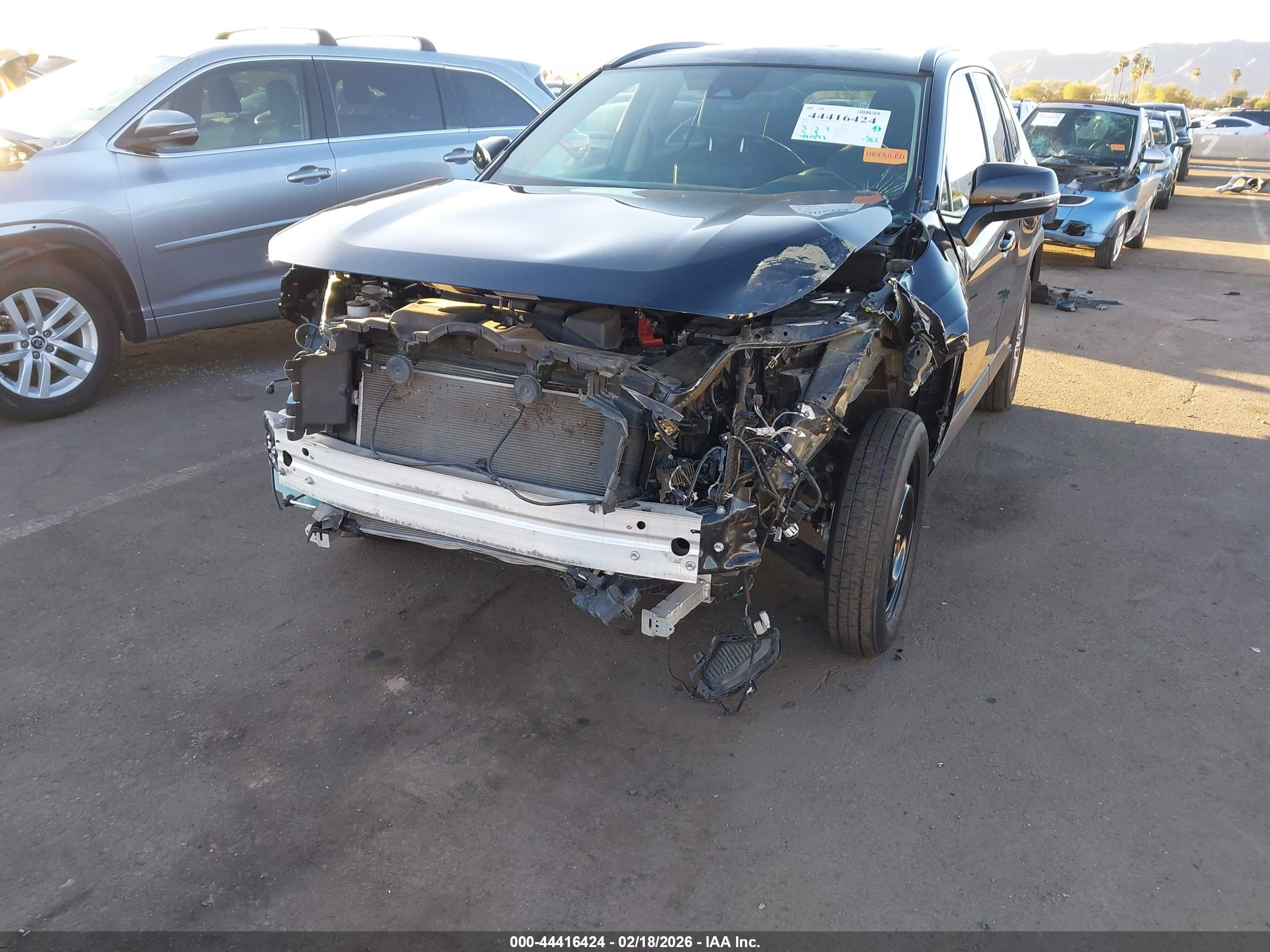TOYOTA RAV4 image 6