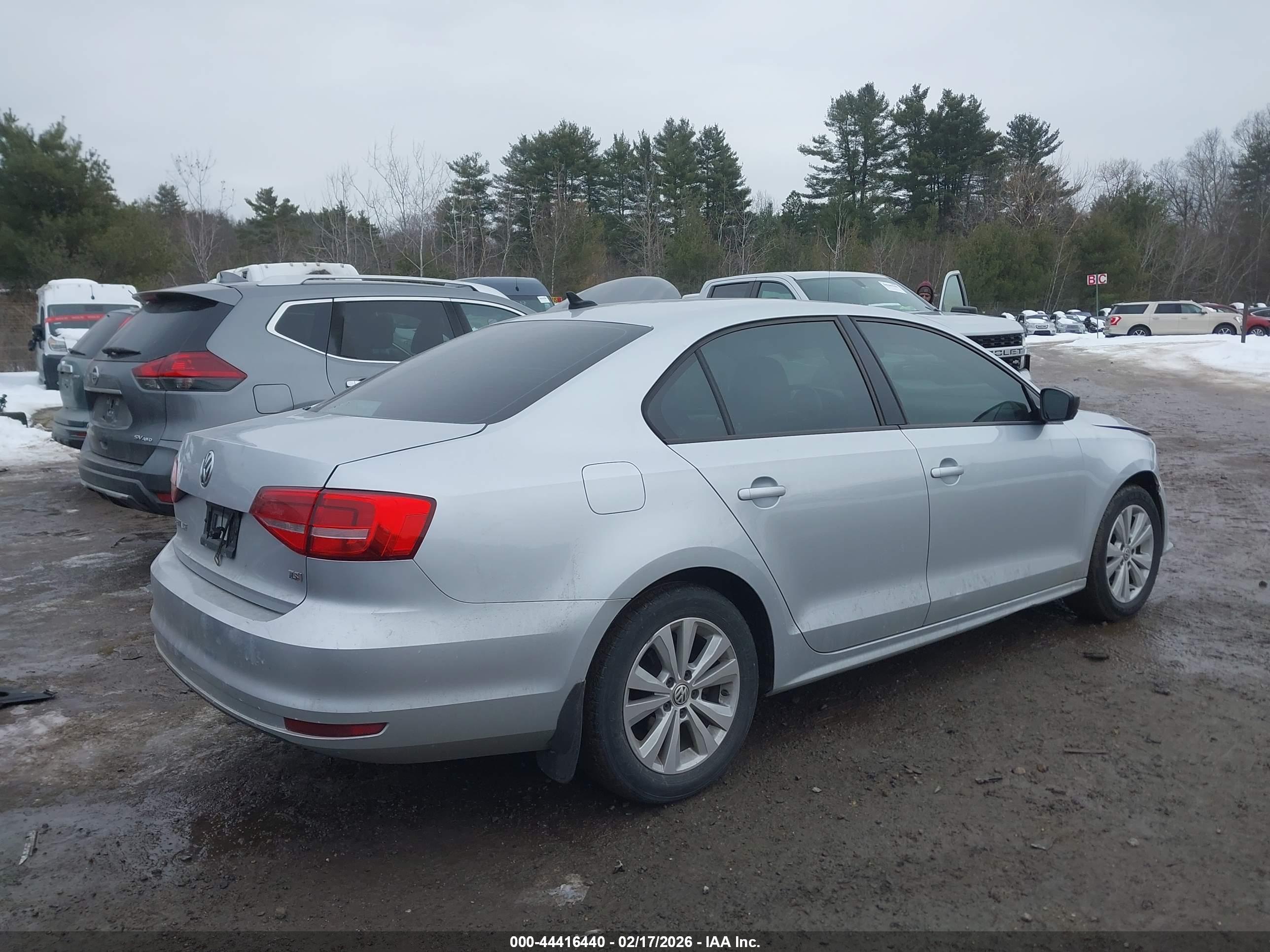 VOLKSWAGEN JETTA image 4