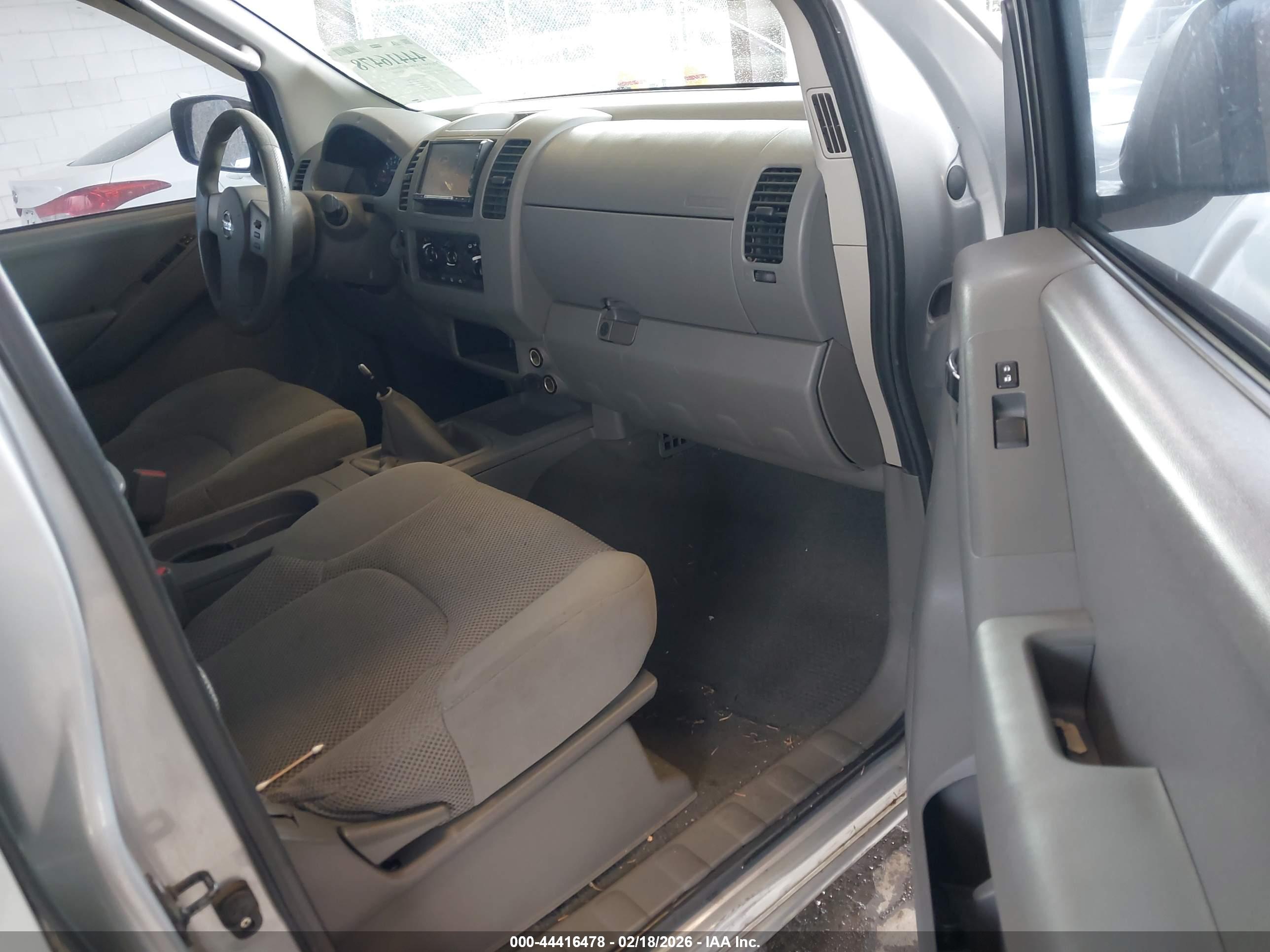 NISSAN FRONTIER image 5