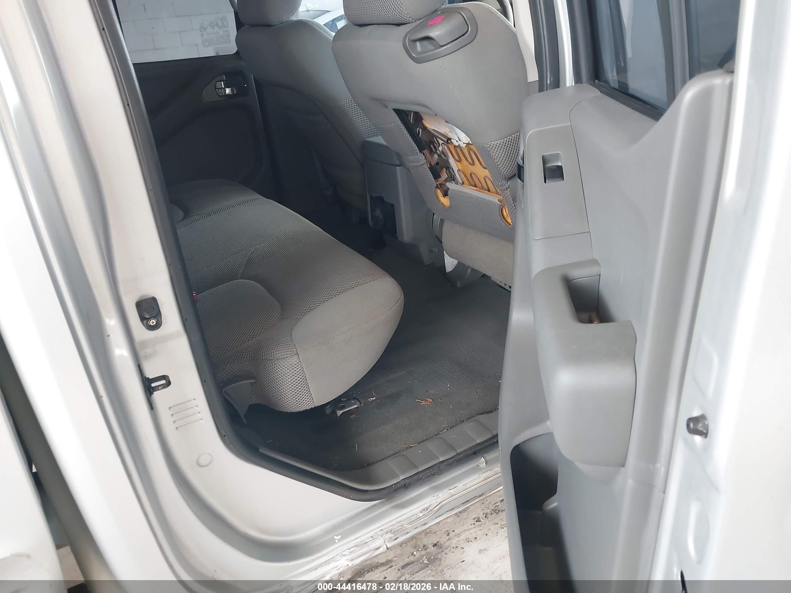 NISSAN FRONTIER image 8