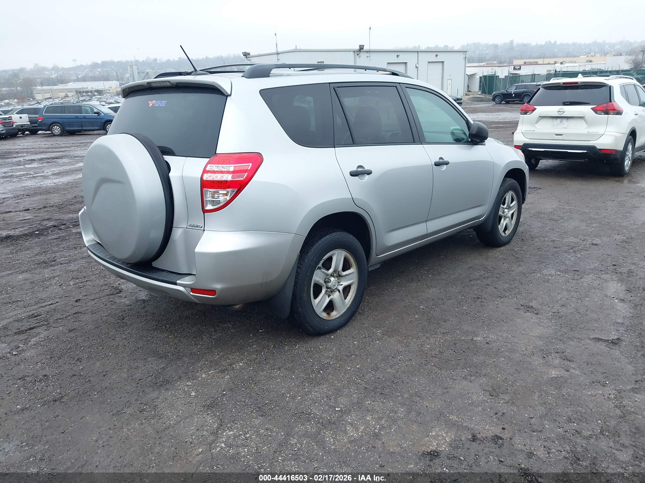 TOYOTA RAV4 image 4