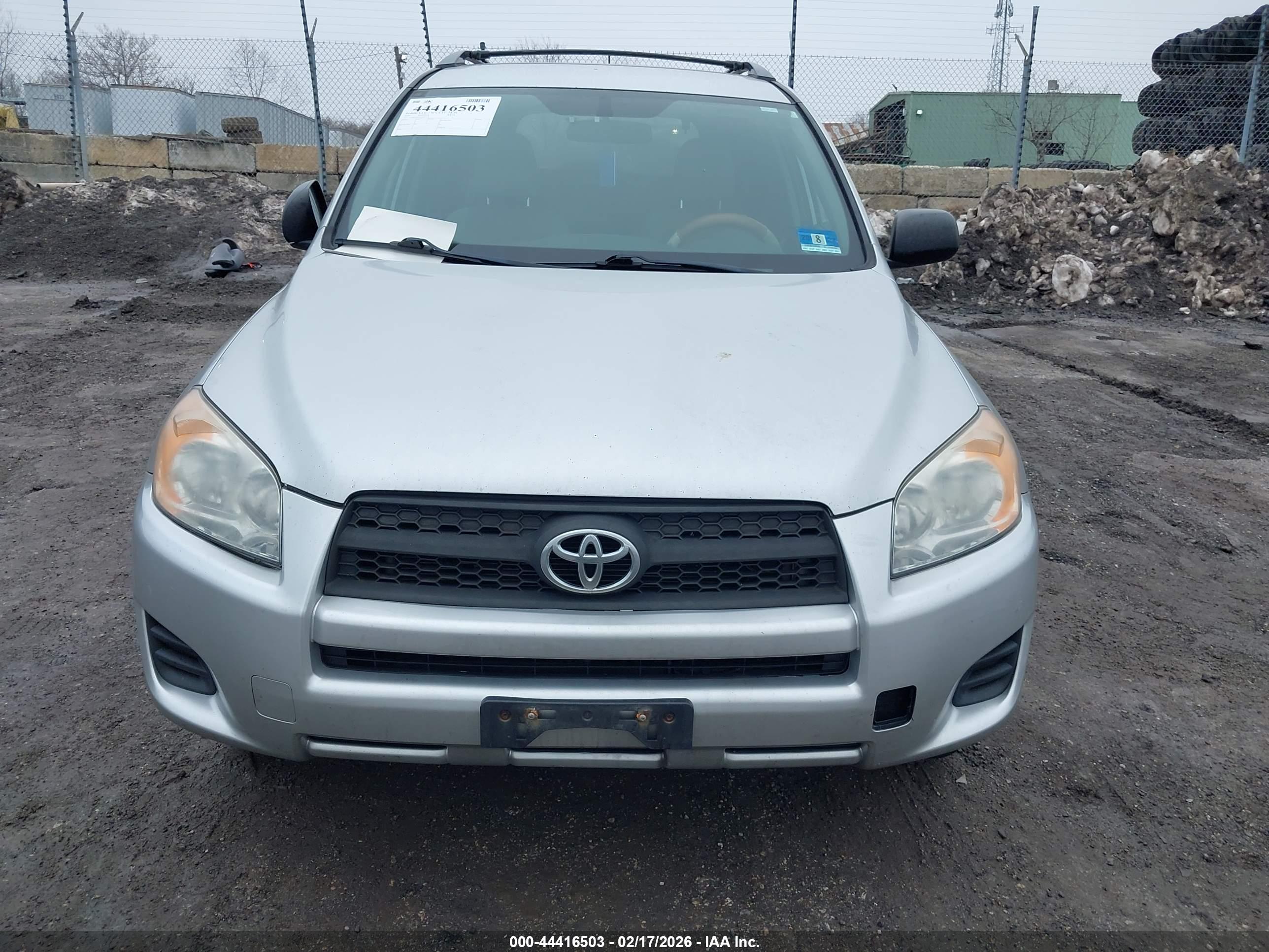 TOYOTA RAV4 image 6