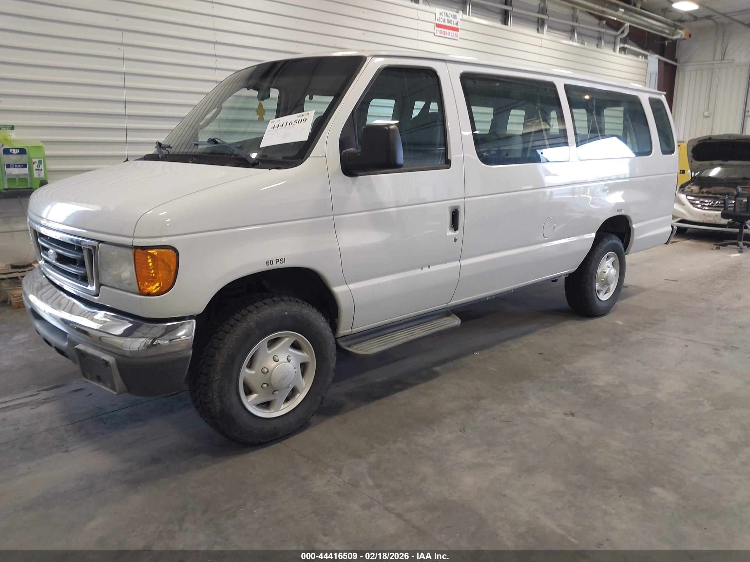 FORD E-350 image 2