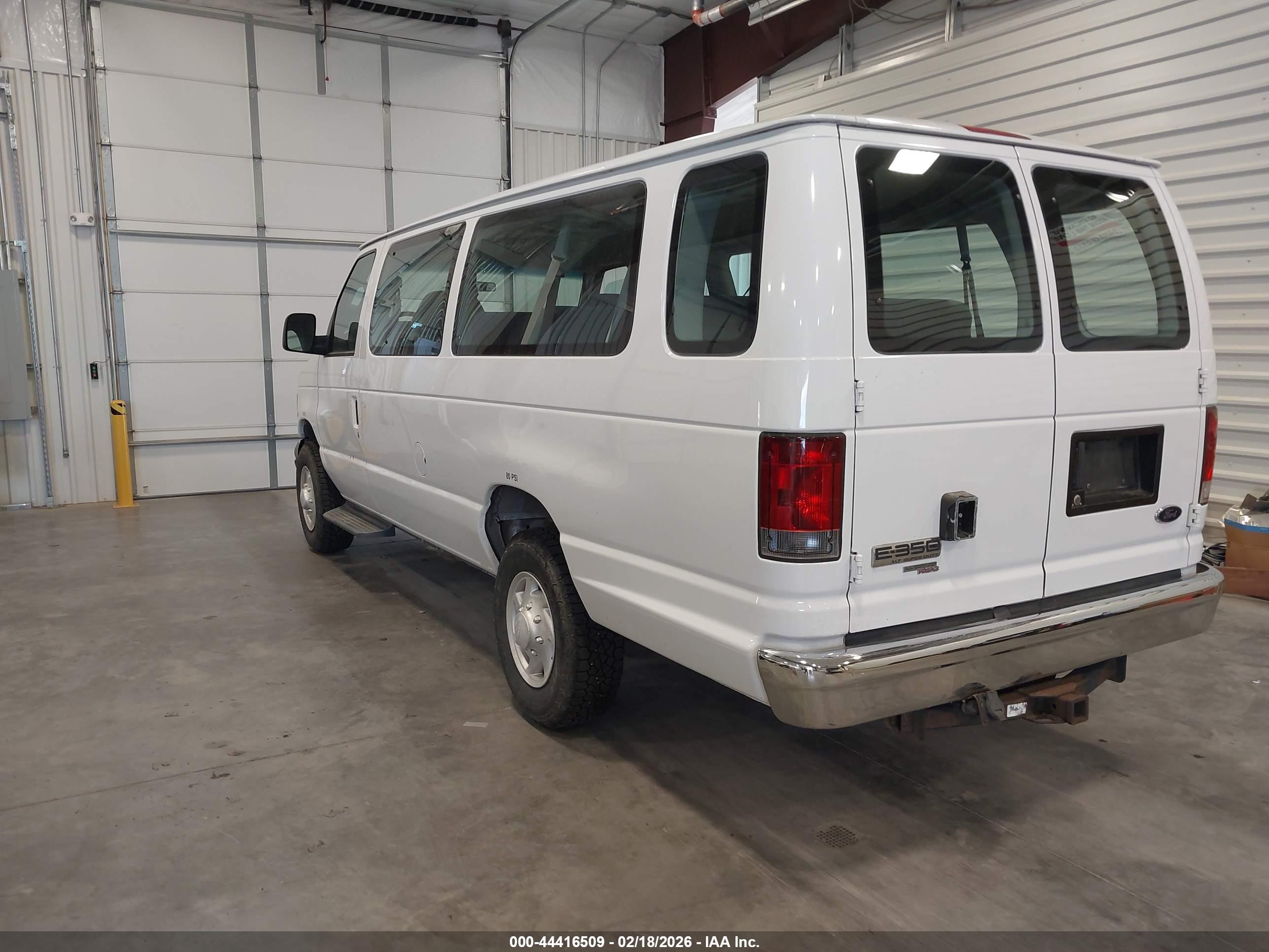 FORD E-350 image 3