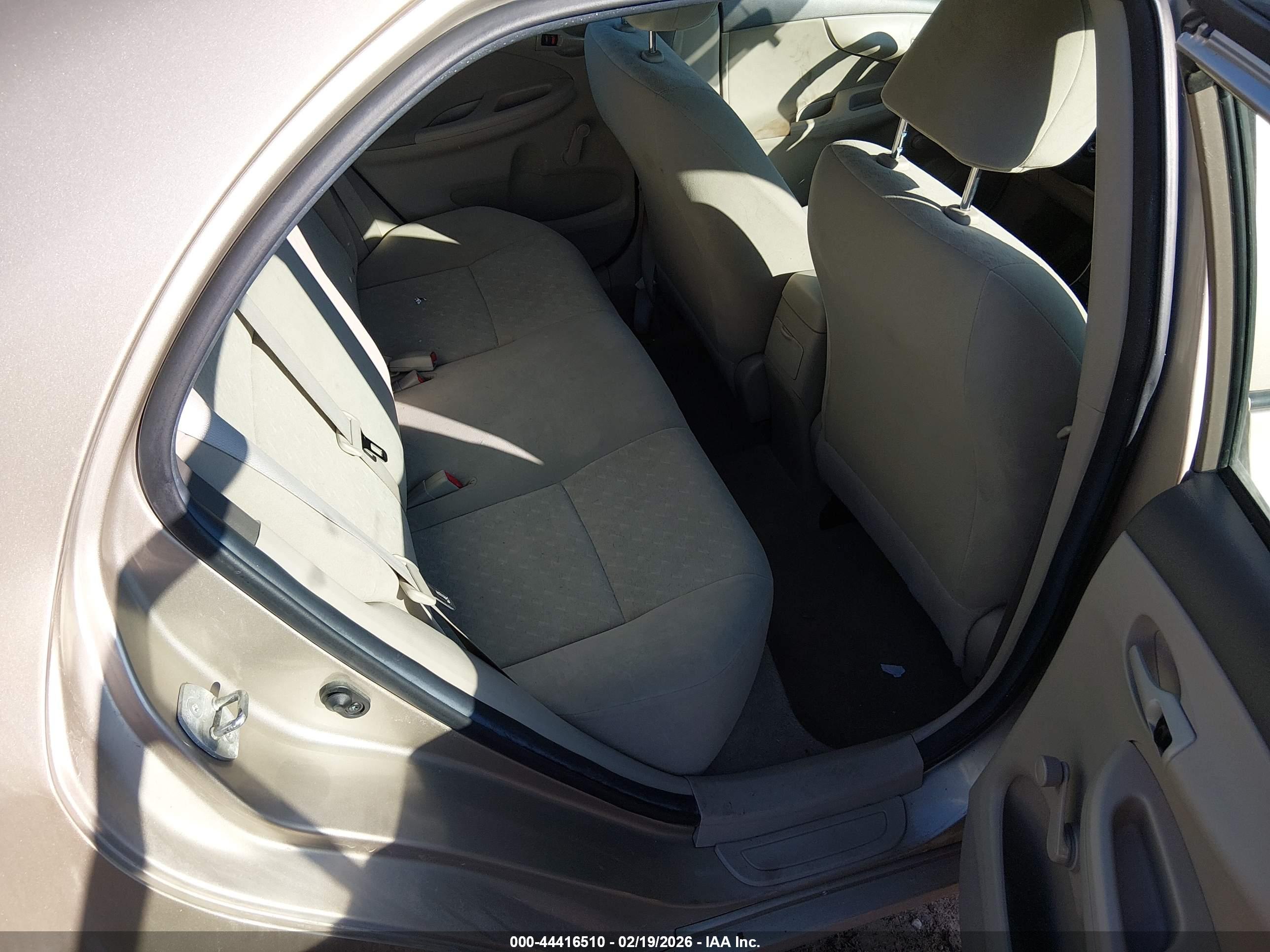 TOYOTA COROLLA image 8