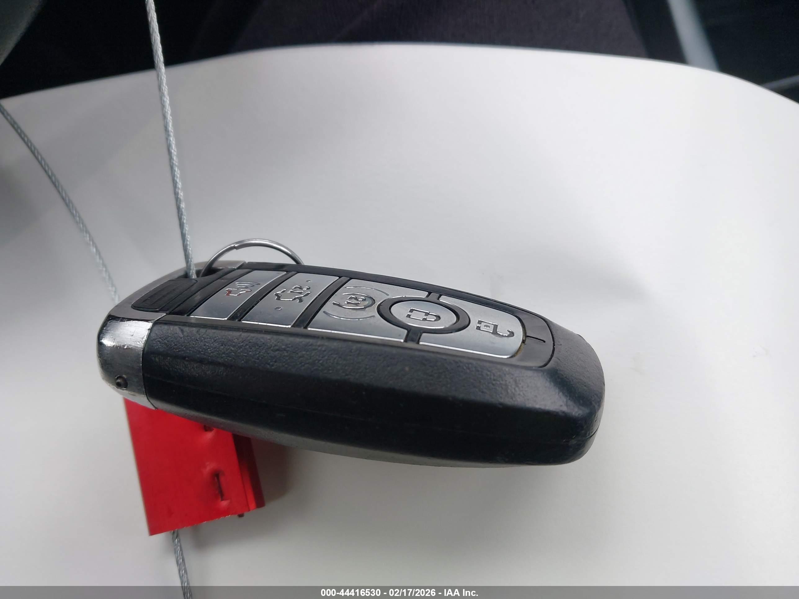 FORD FUSION image 11