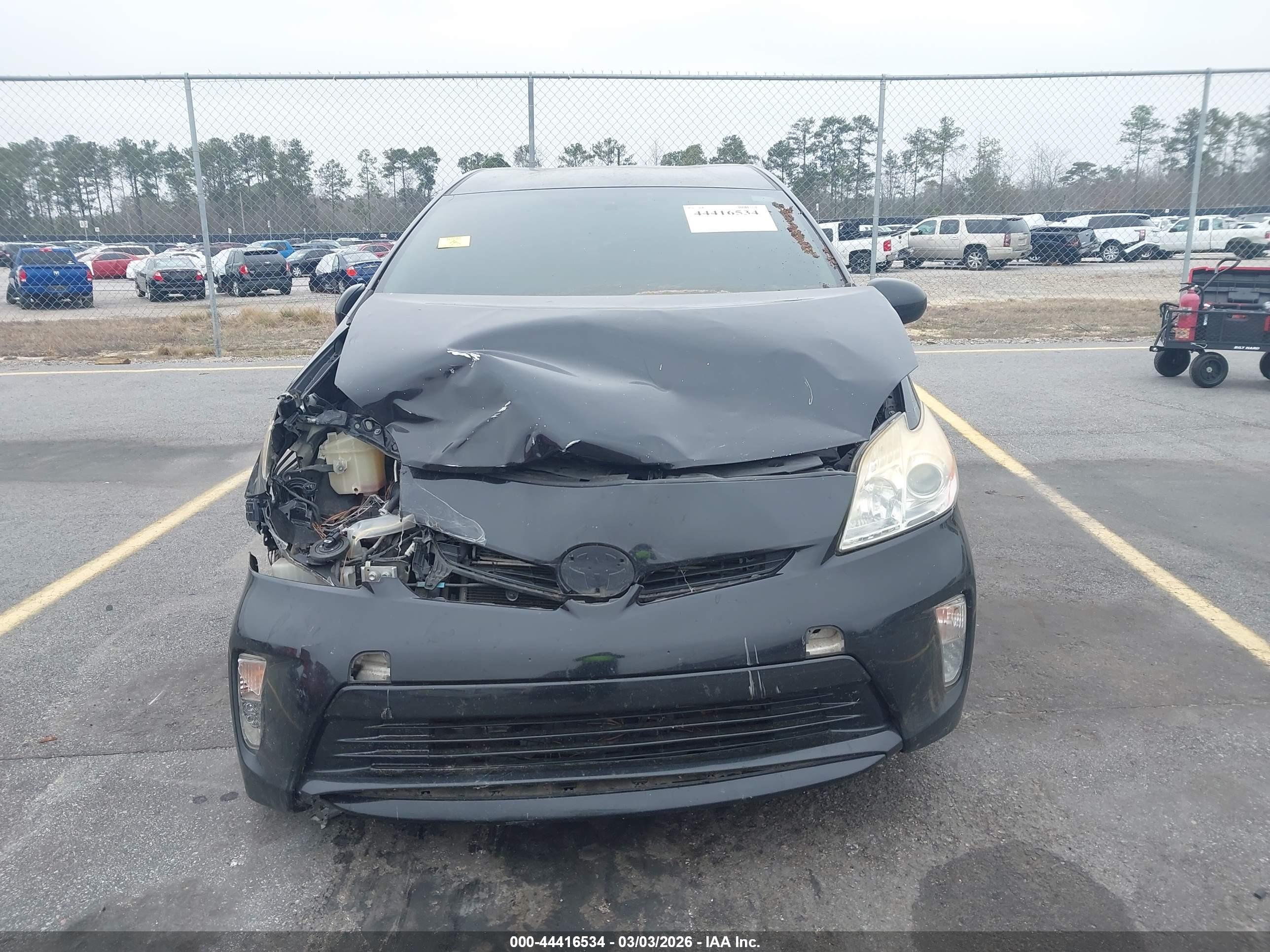 TOYOTA PRIUS image 6
