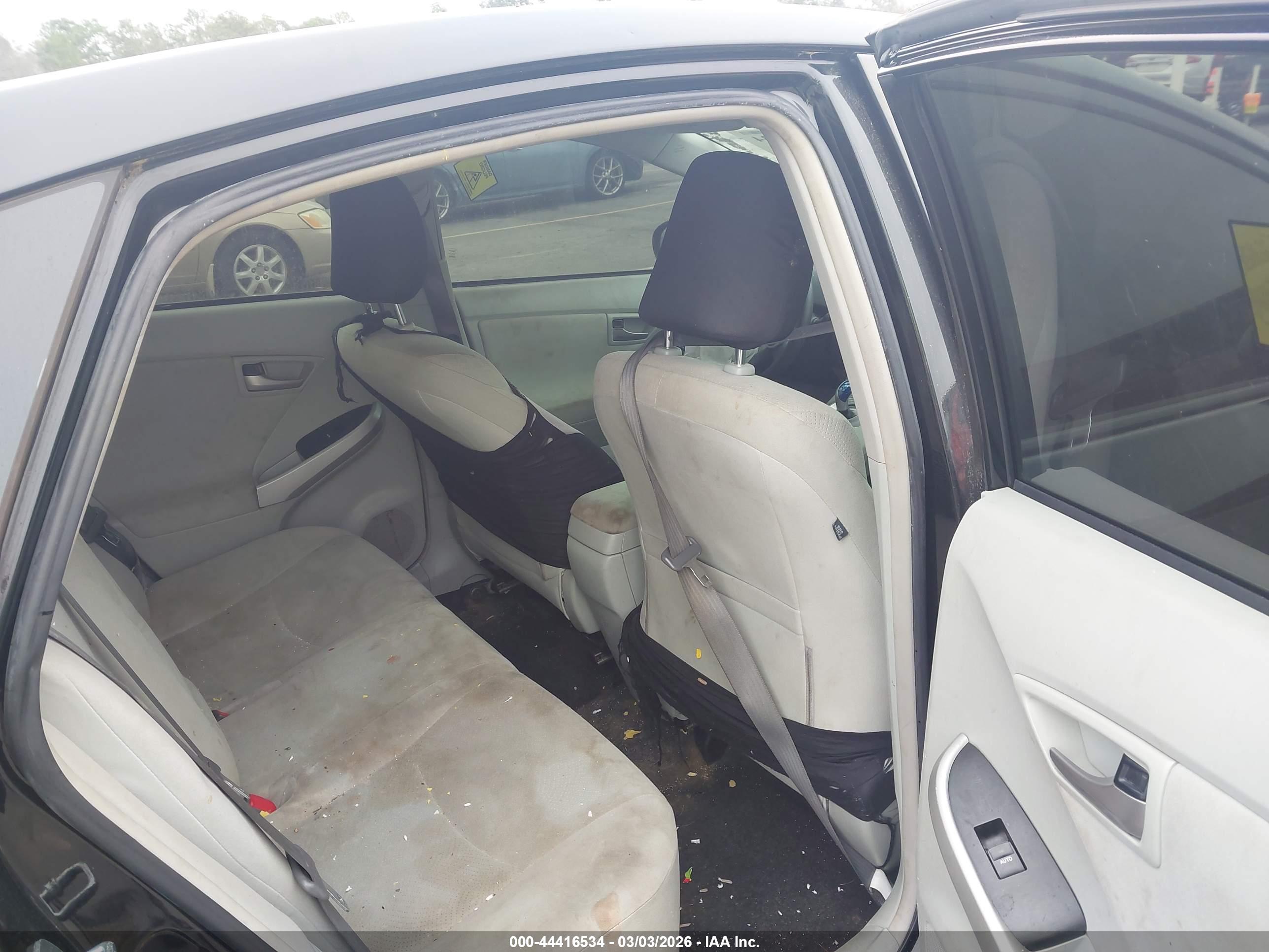TOYOTA PRIUS image 8