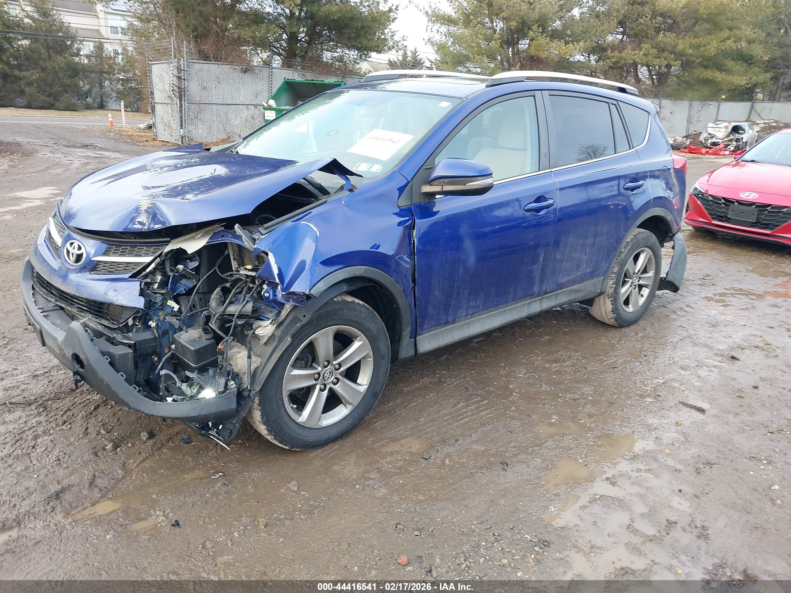 TOYOTA RAV4 image 2