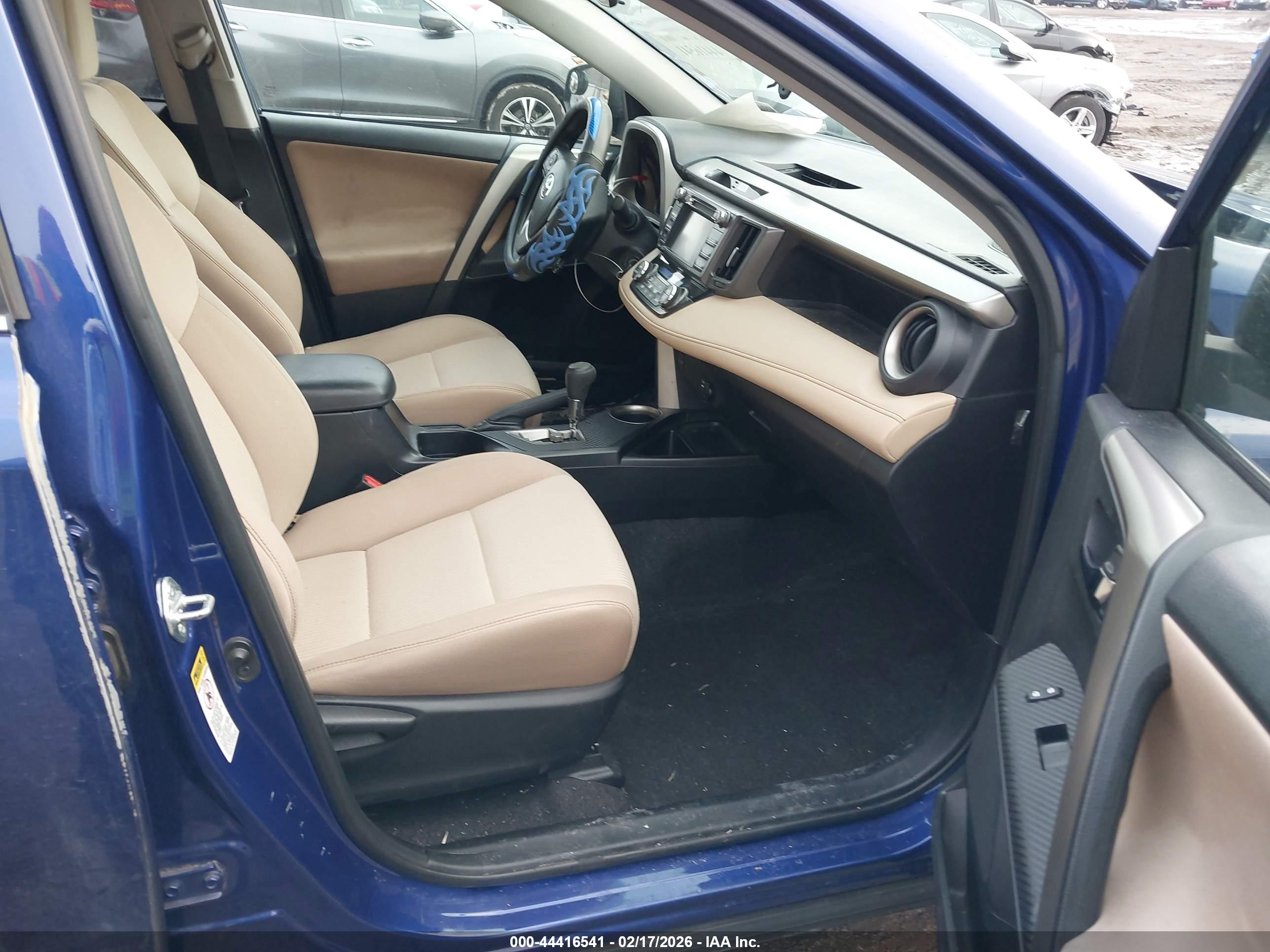 TOYOTA RAV4 image 5