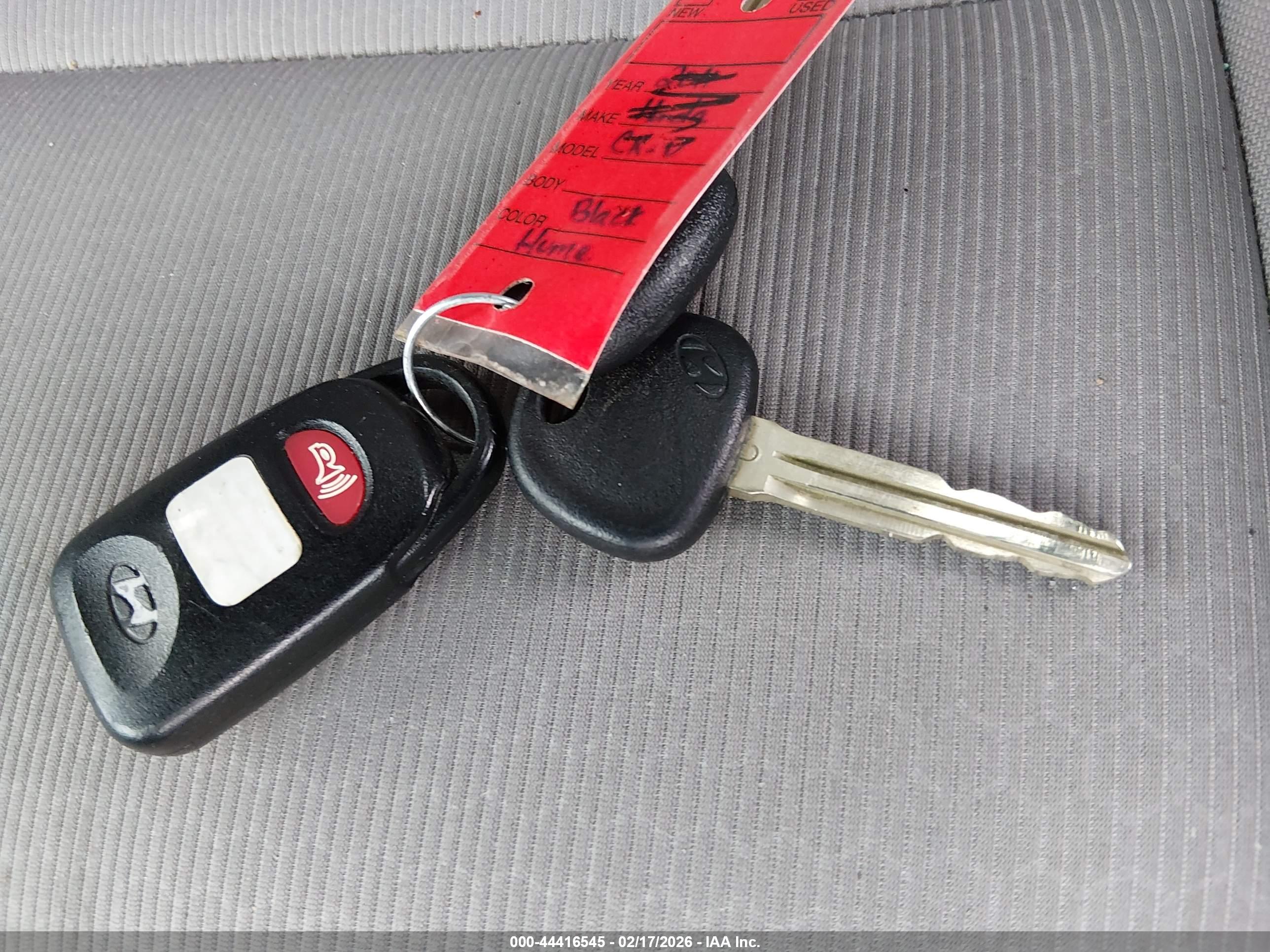 HYUNDAI ELANTRA image 11