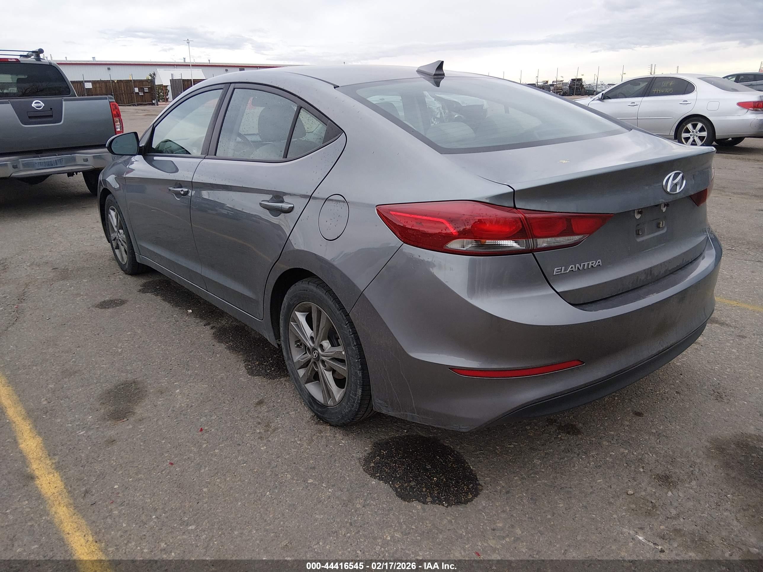 HYUNDAI ELANTRA image 3