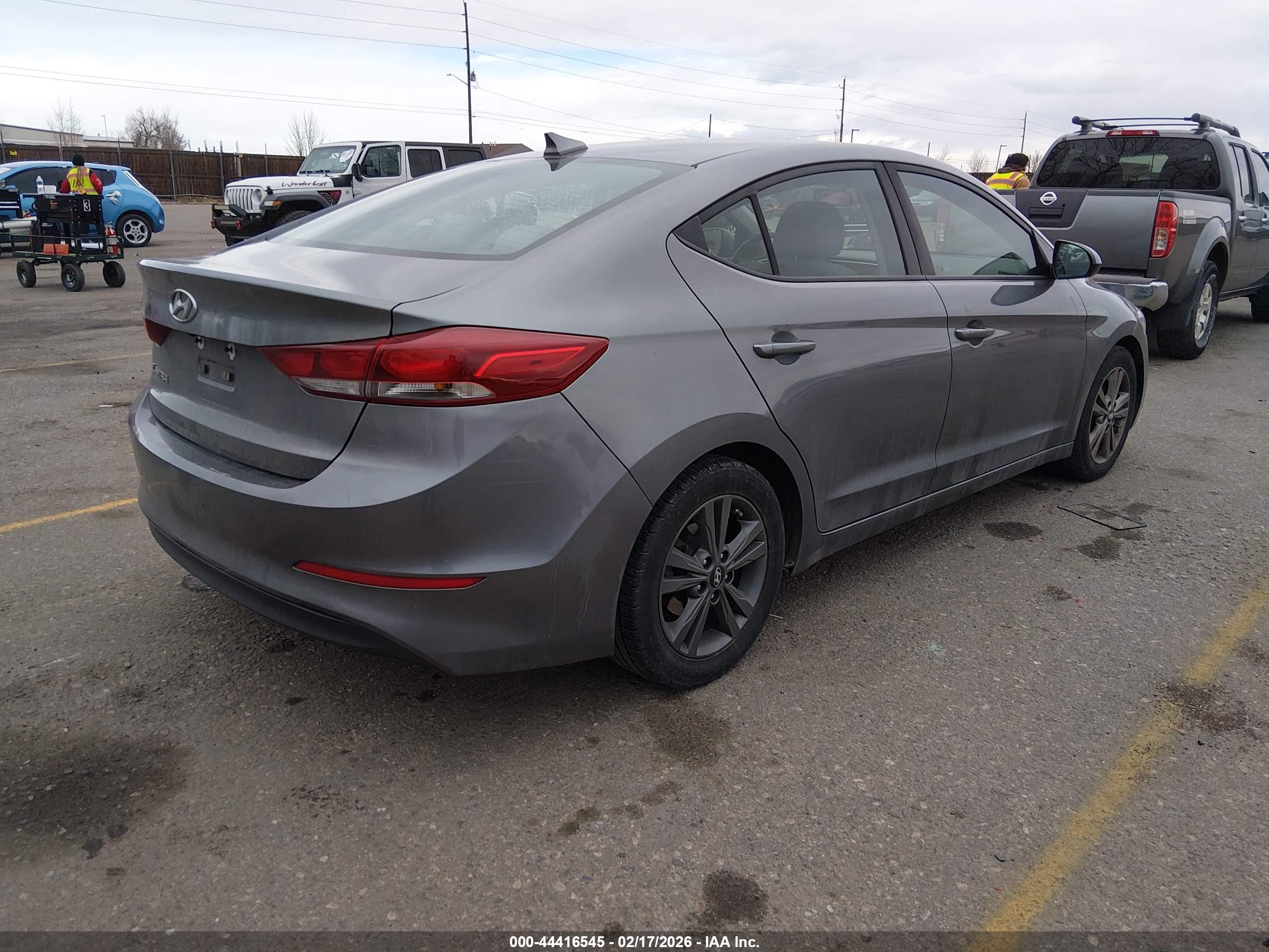 HYUNDAI ELANTRA image 4