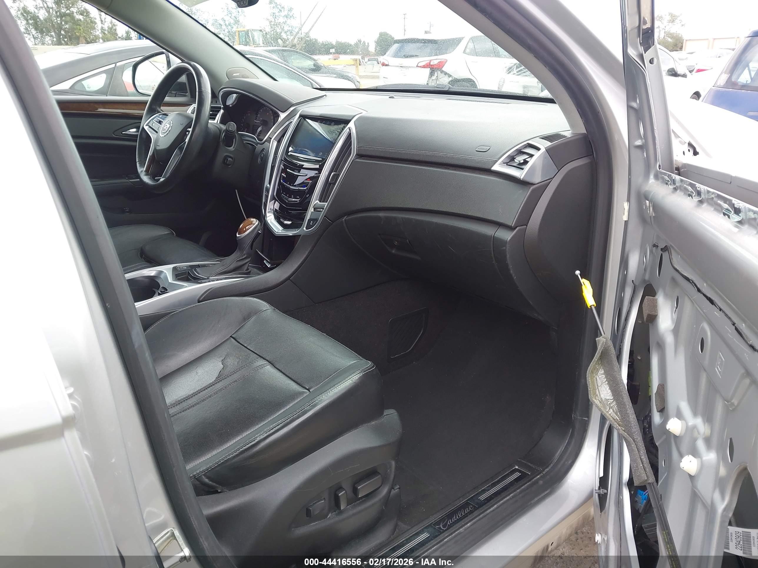 CADILLAC SRX image 5