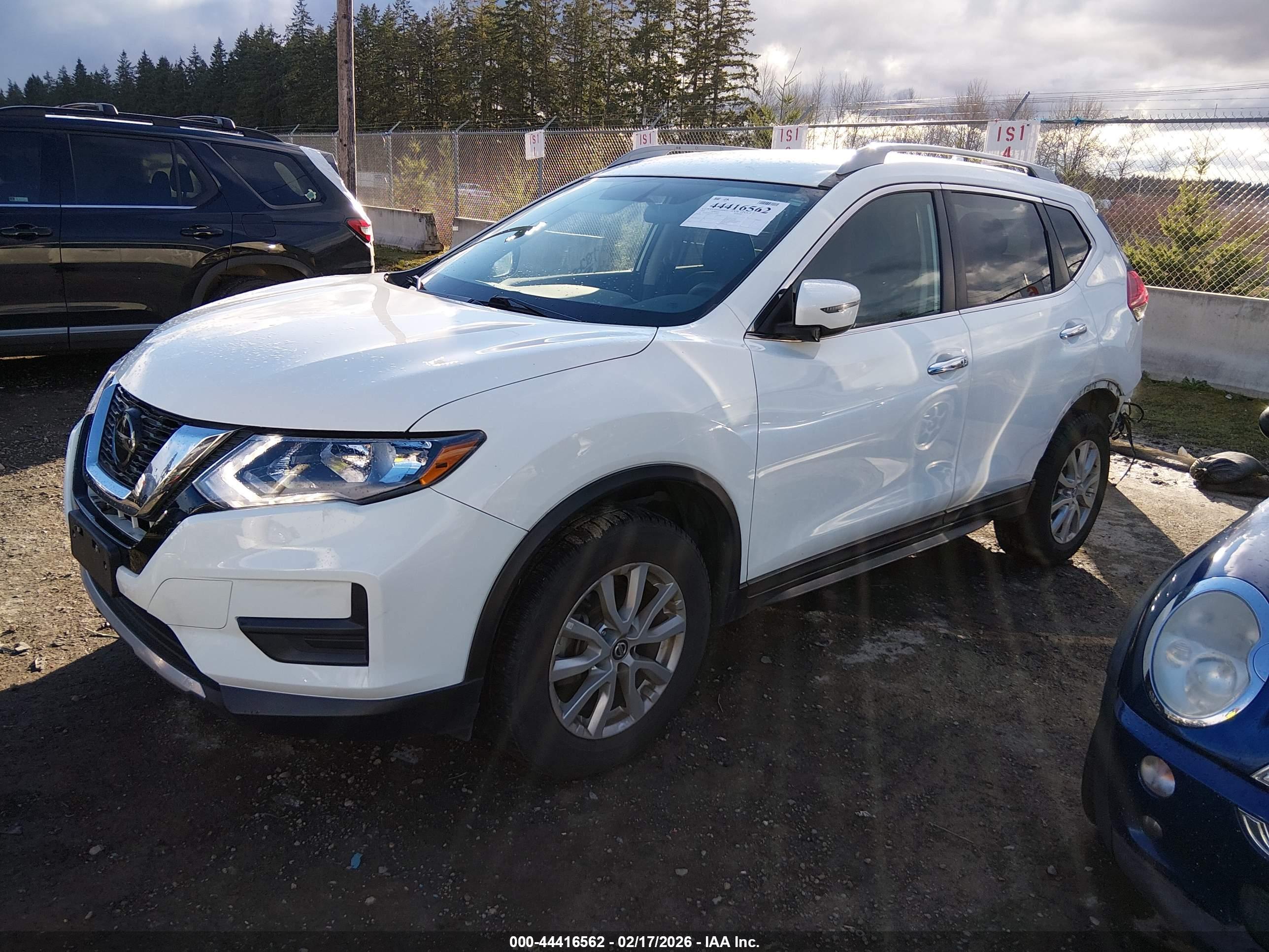 NISSAN ROGUE image 2