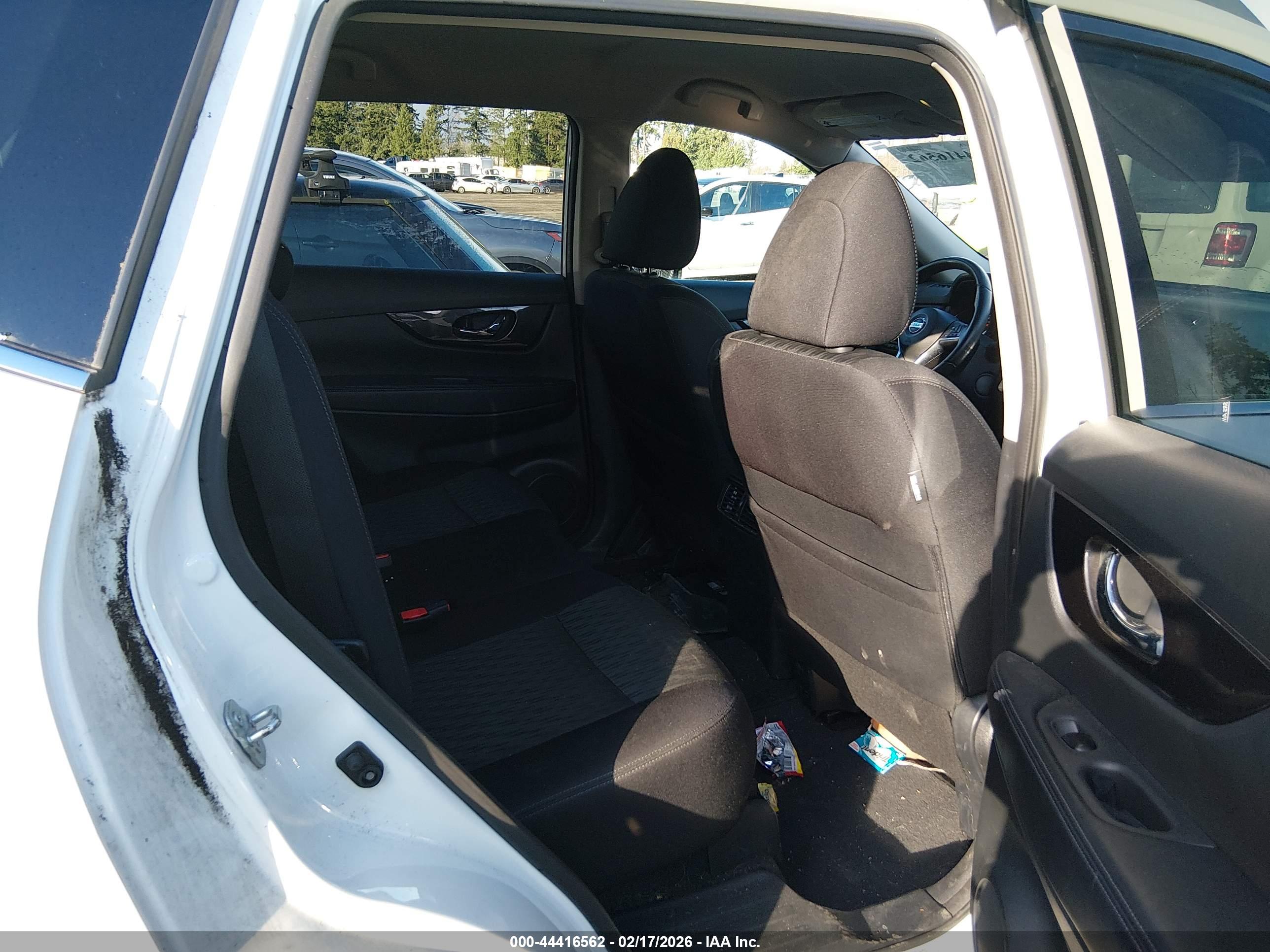 NISSAN ROGUE image 8