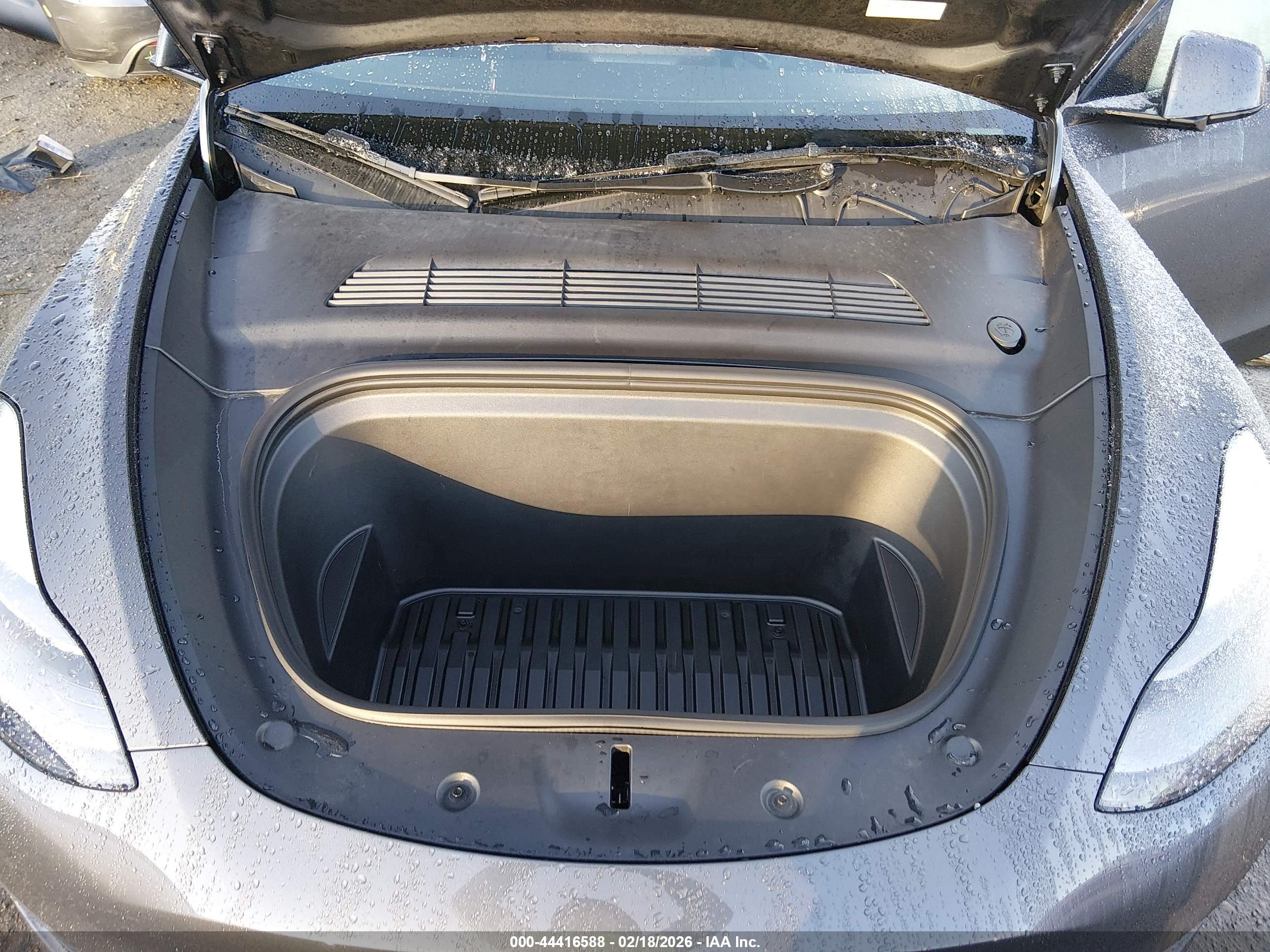 TESLA MODEL image 10