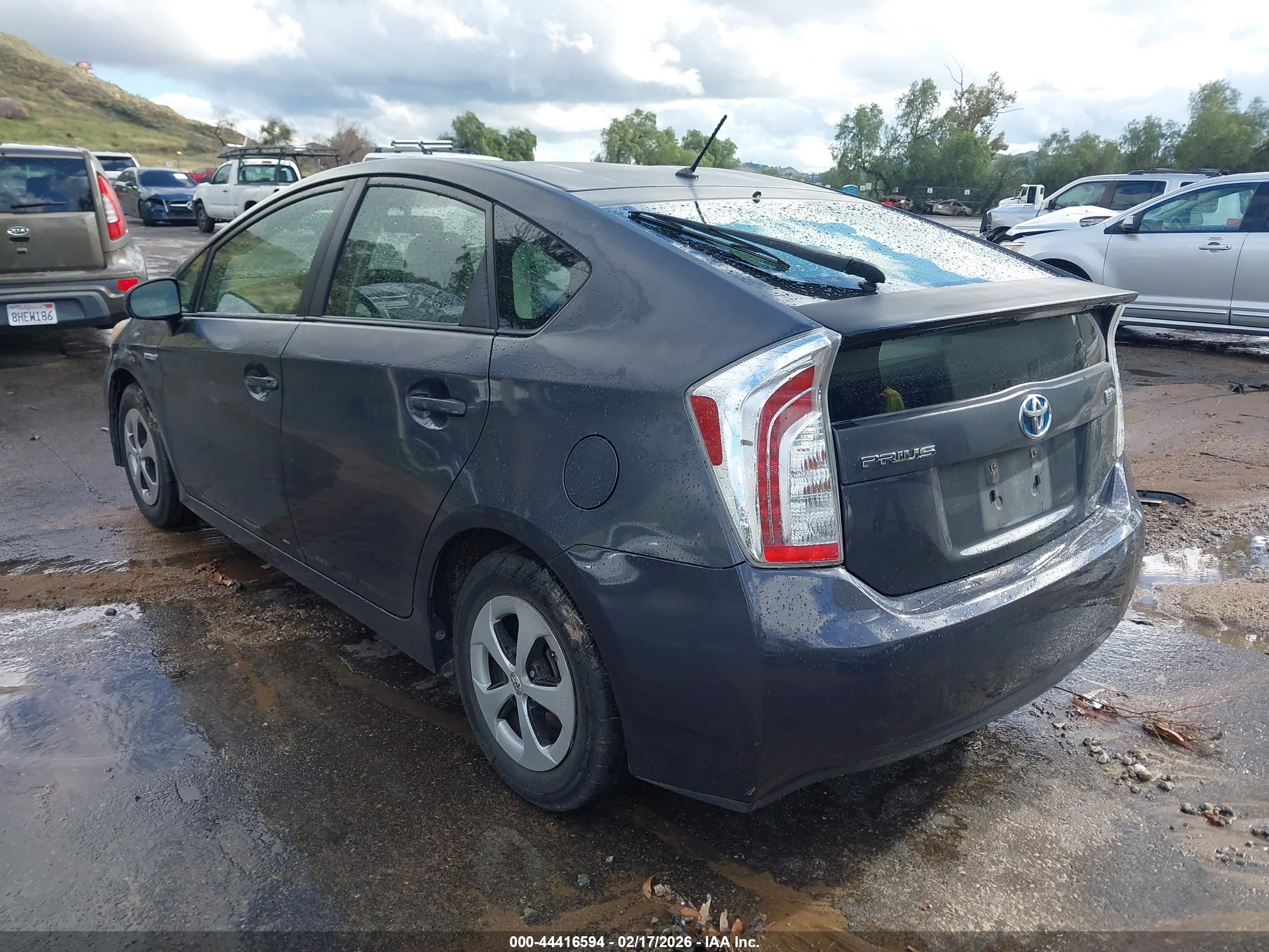 TOYOTA PRIUS image 3