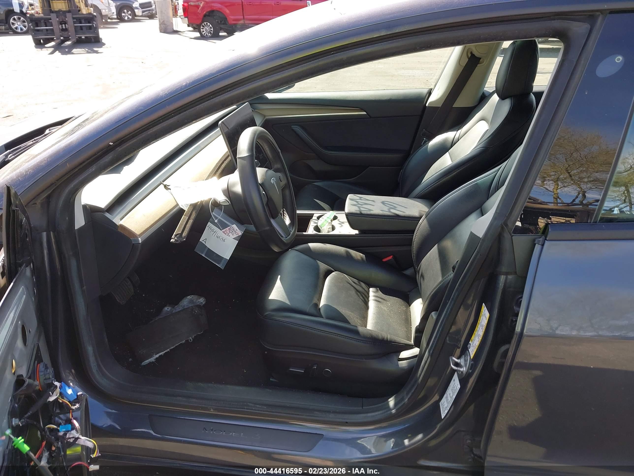 TESLA MODEL image 5