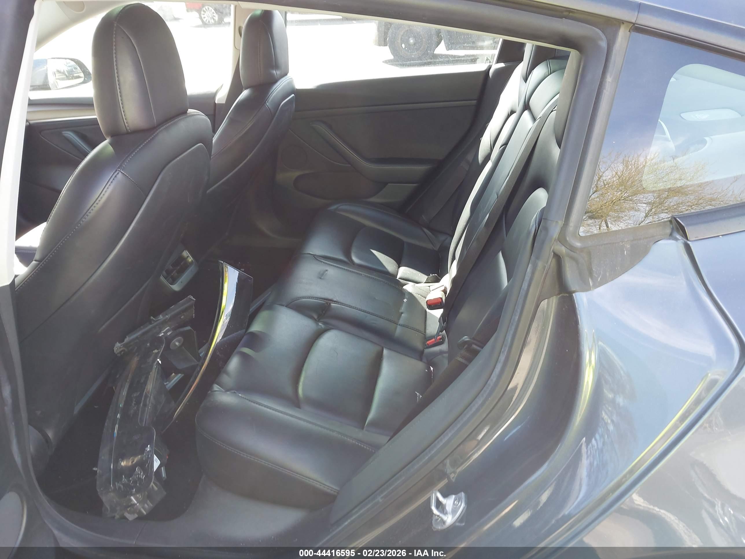 TESLA MODEL image 8