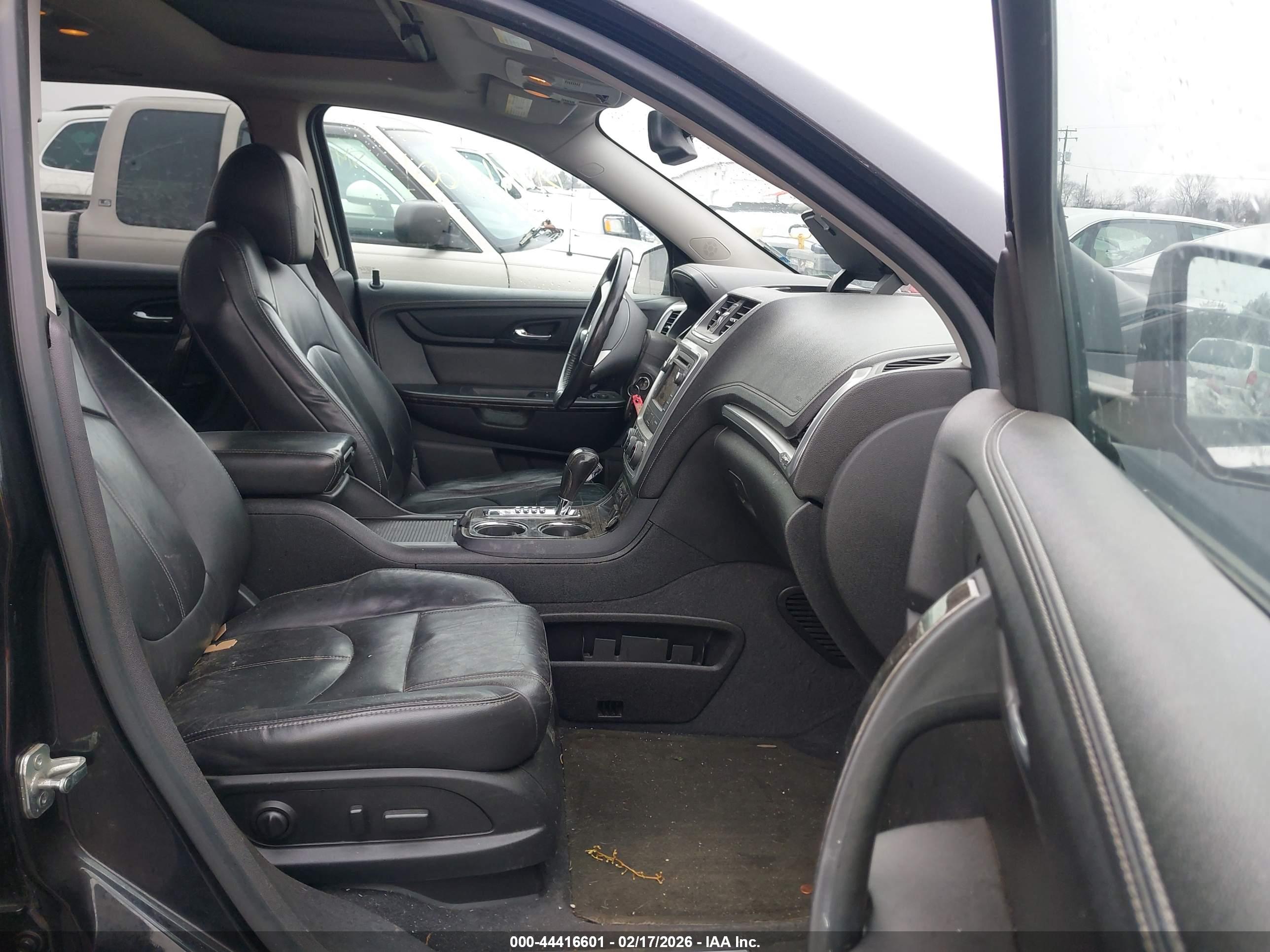 GMC ACADIA image 5