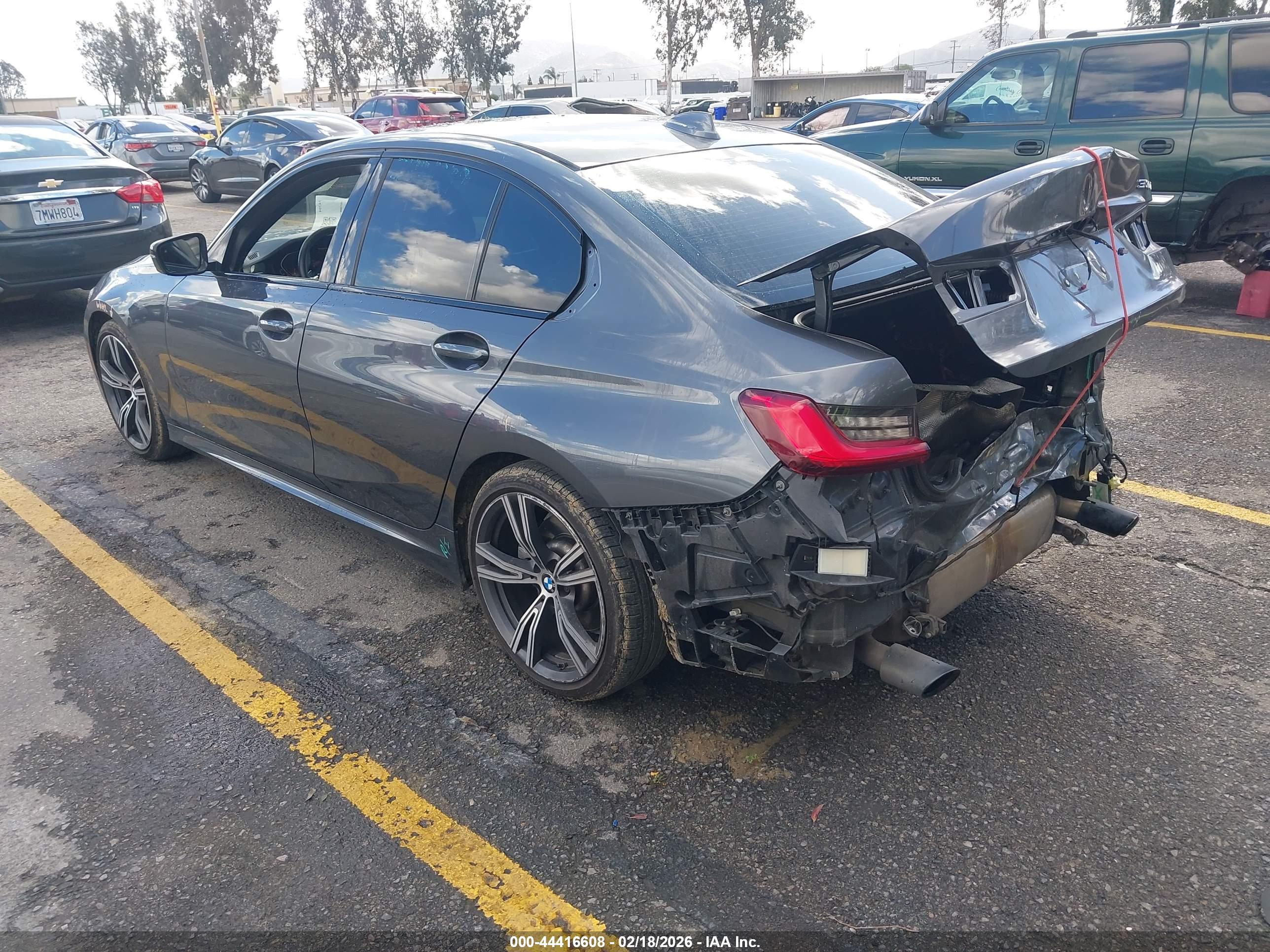 BMW 330I image 3